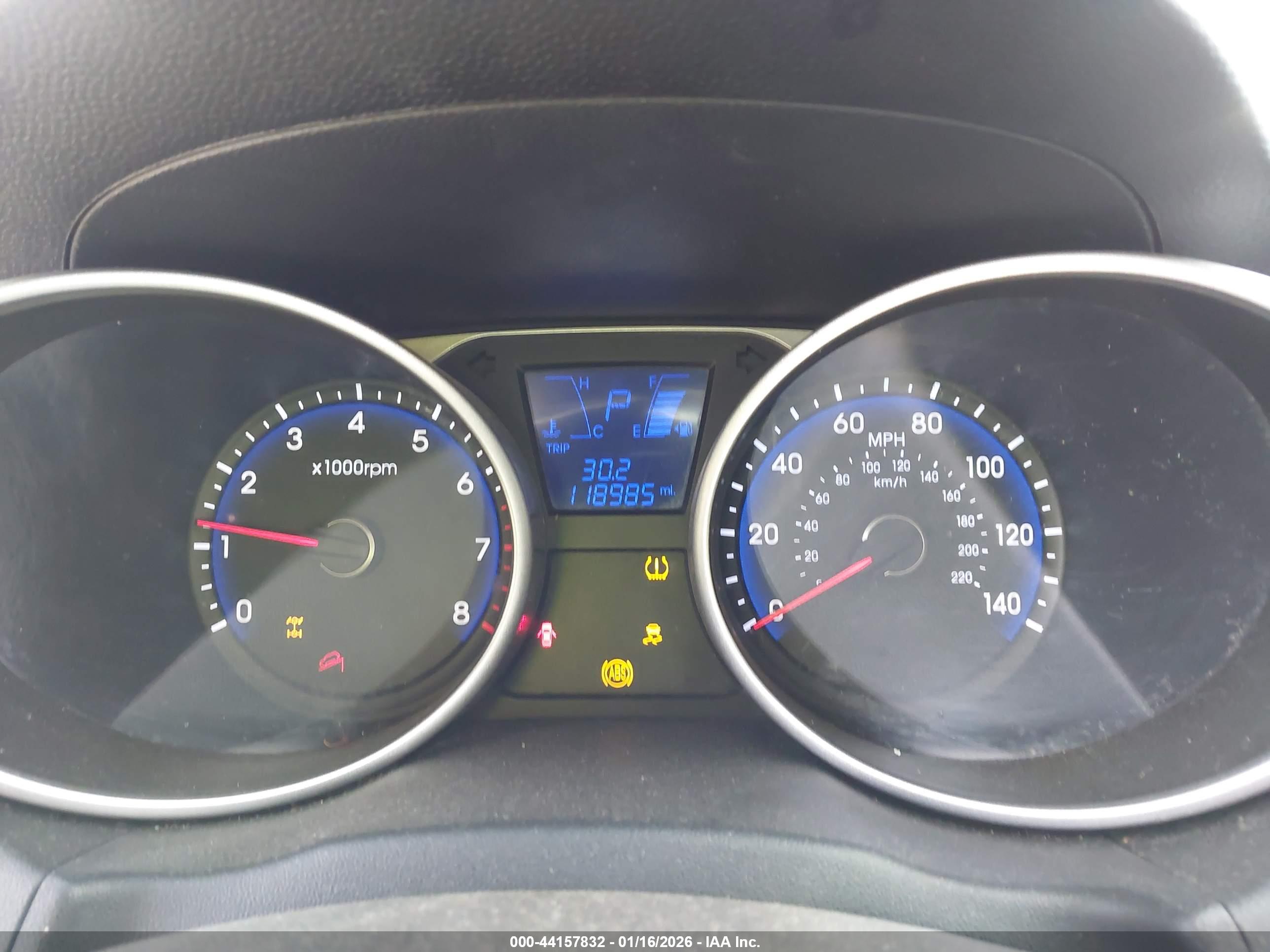 HYUNDAI TUCSON image 7