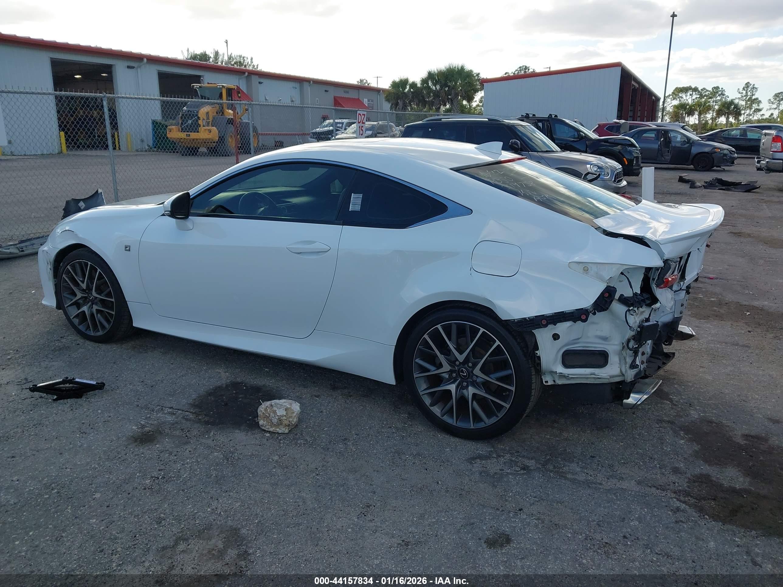 LEXUS RC image 3