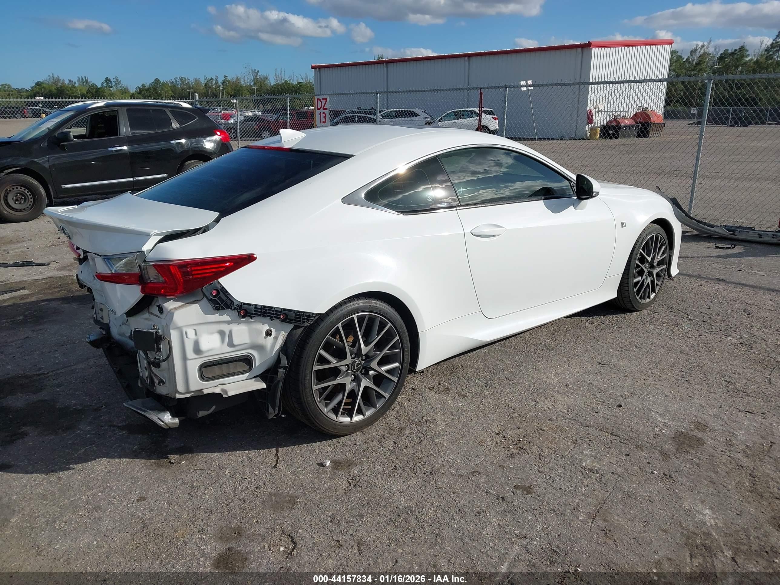 LEXUS RC image 4