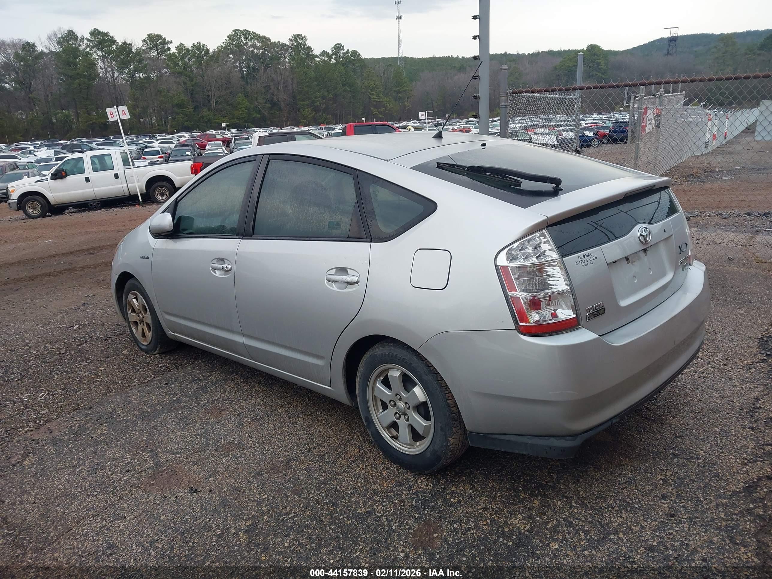 TOYOTA PRIUS image 3