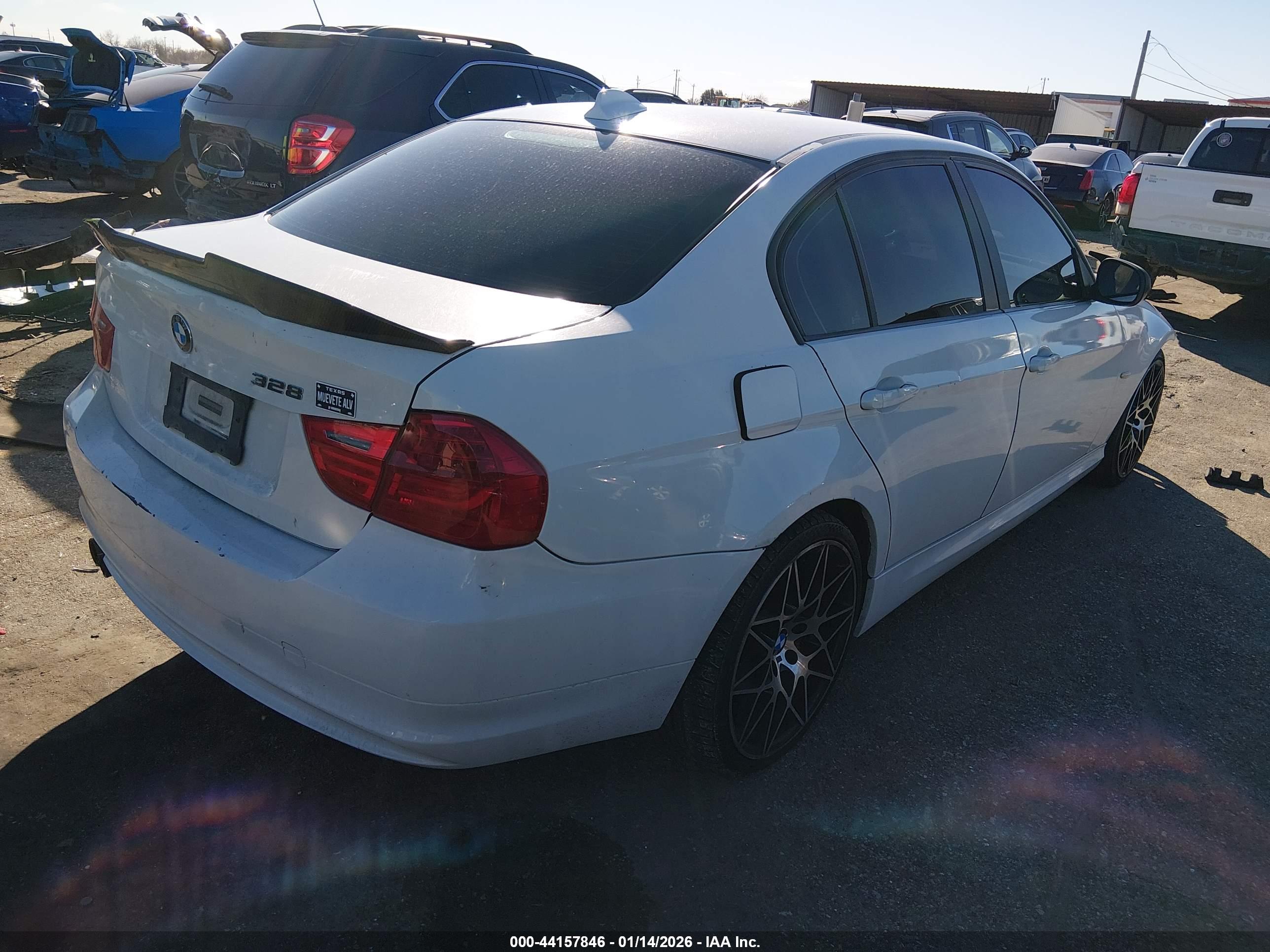 BMW 328I image 4