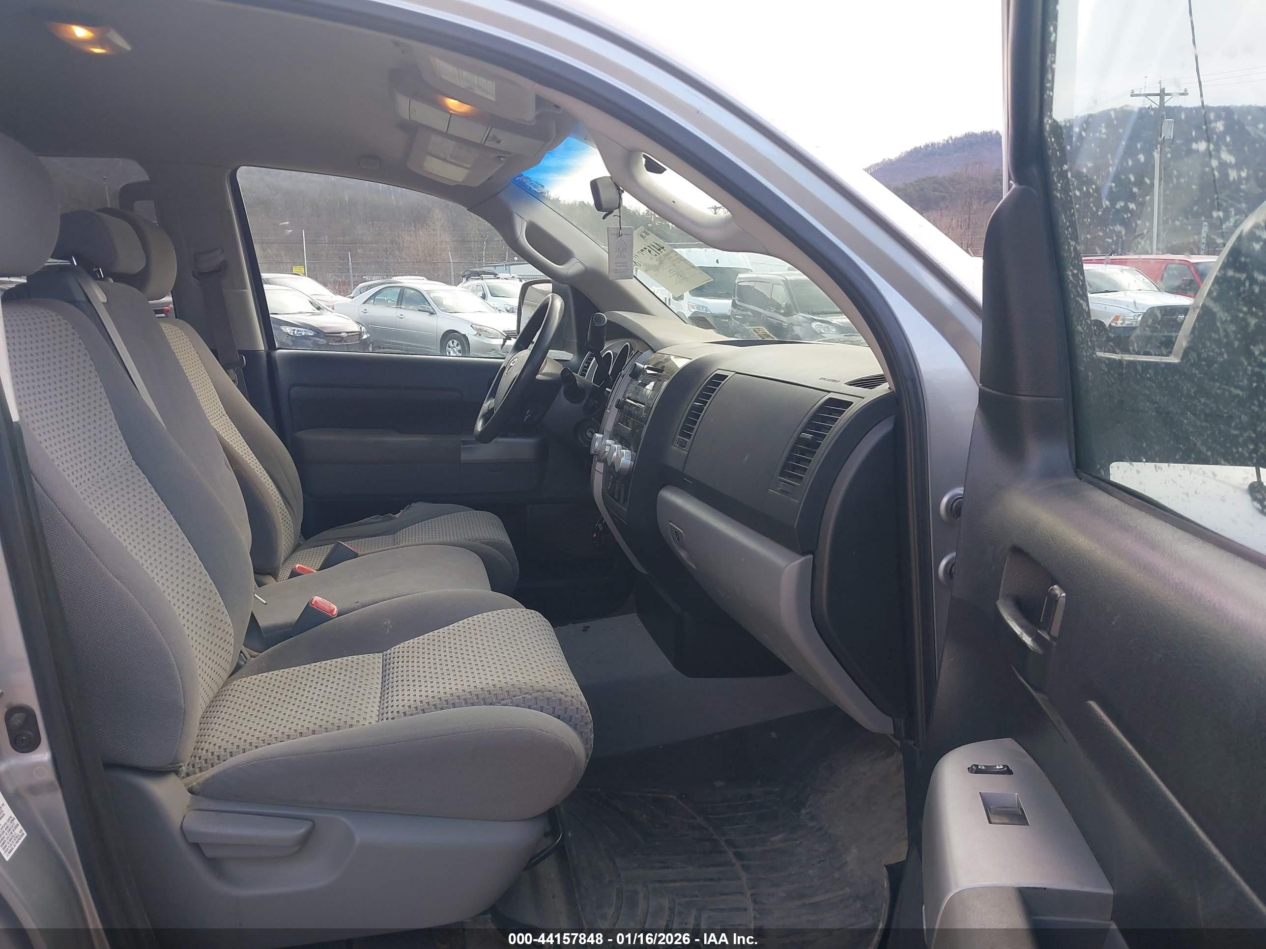 TOYOTA TUNDRA image 5