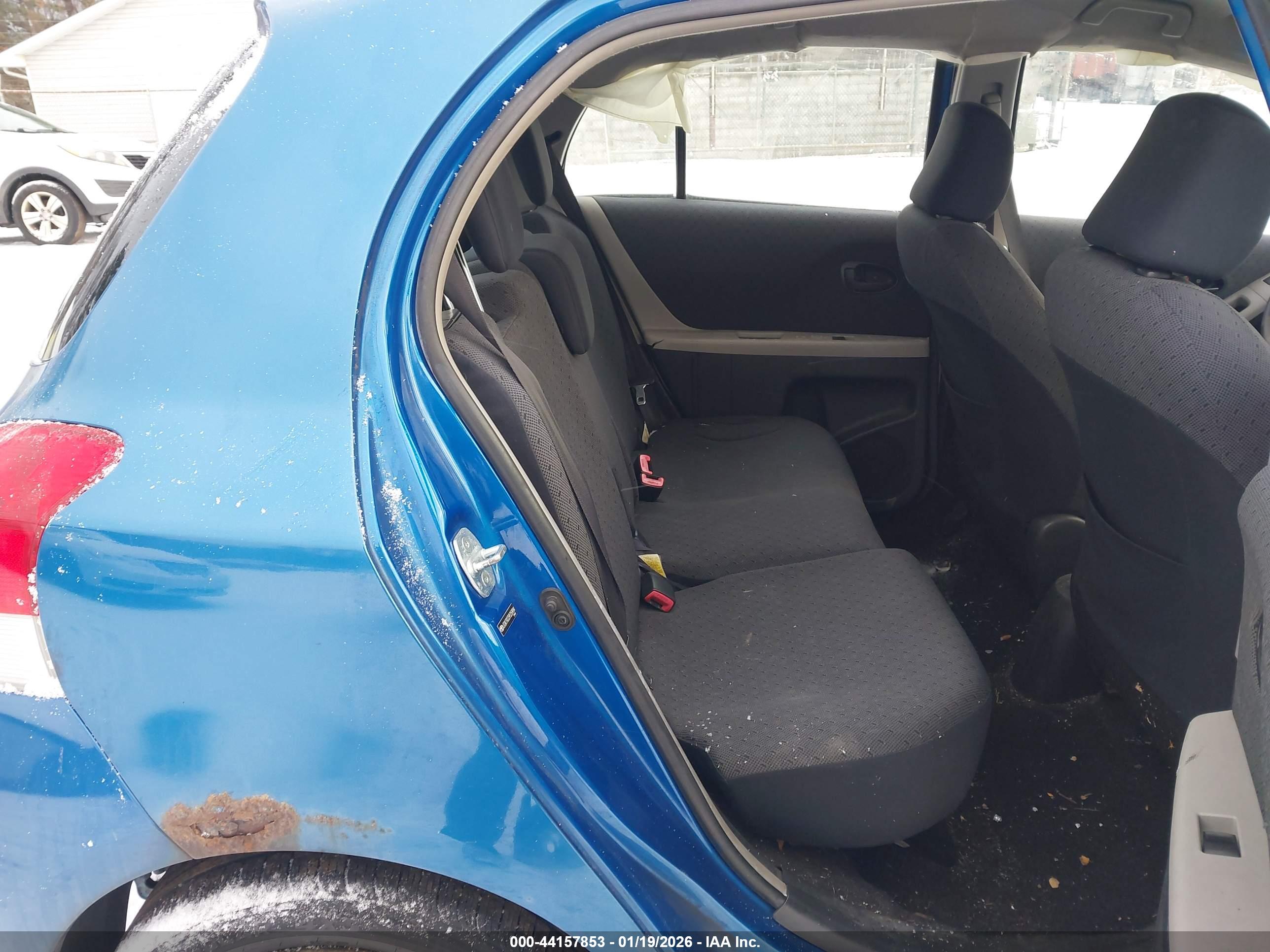 TOYOTA YARIS image 8