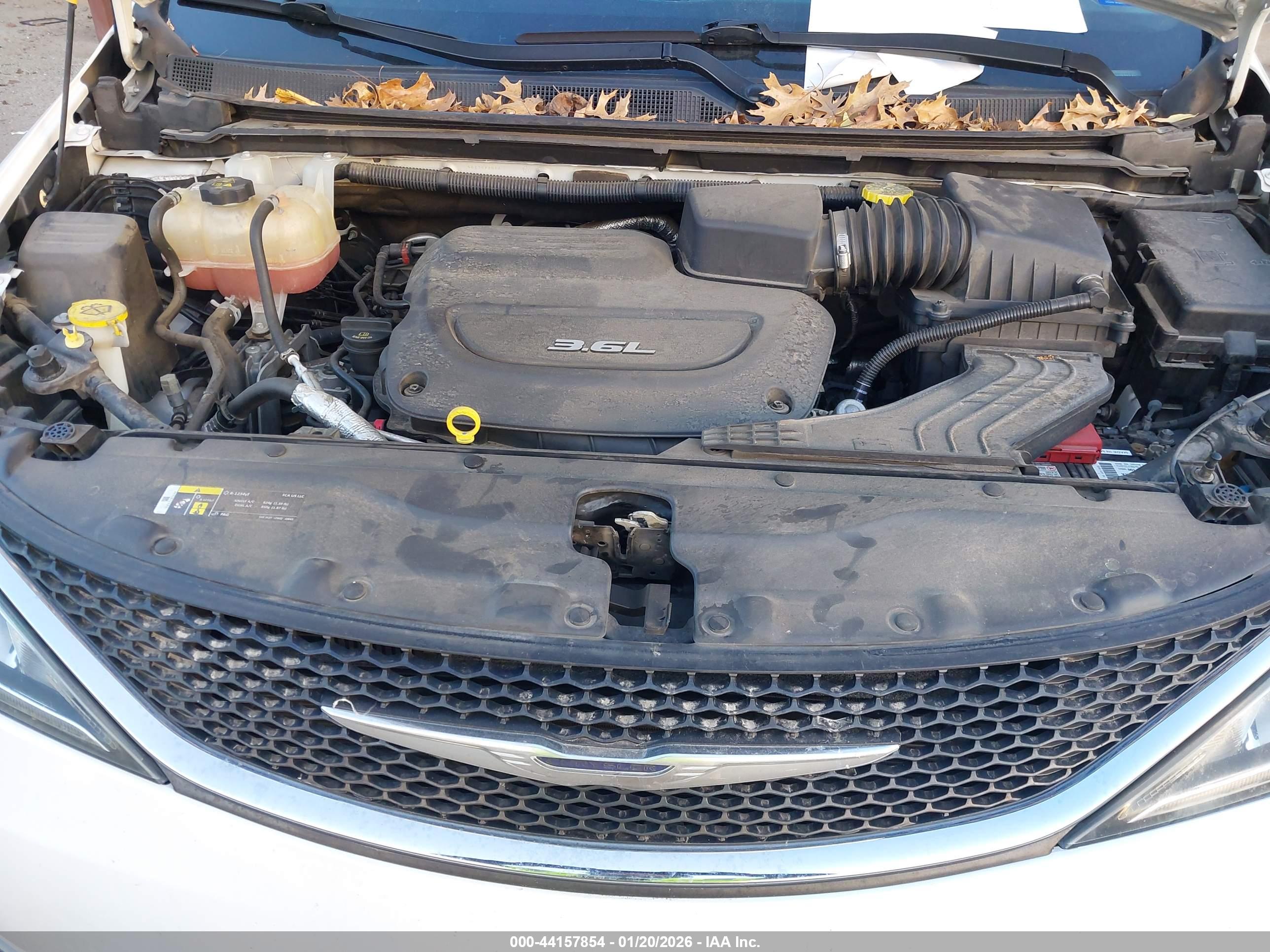 CHRYSLER PACIFICA image 10