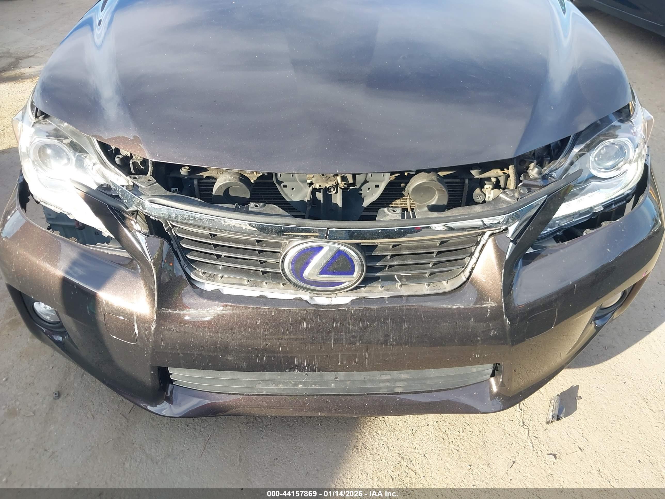 LEXUS CT image 6