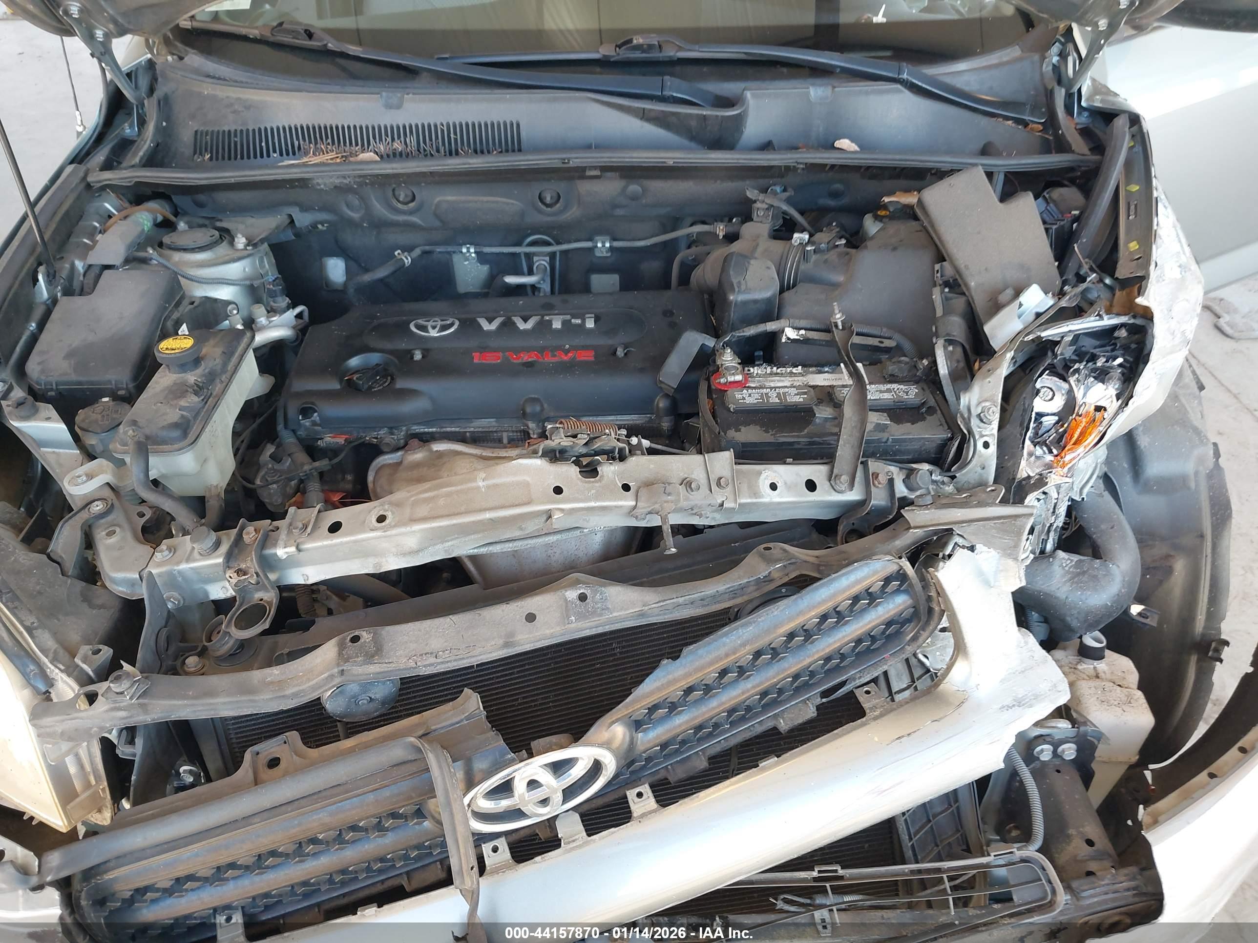 TOYOTA RAV4 image 10