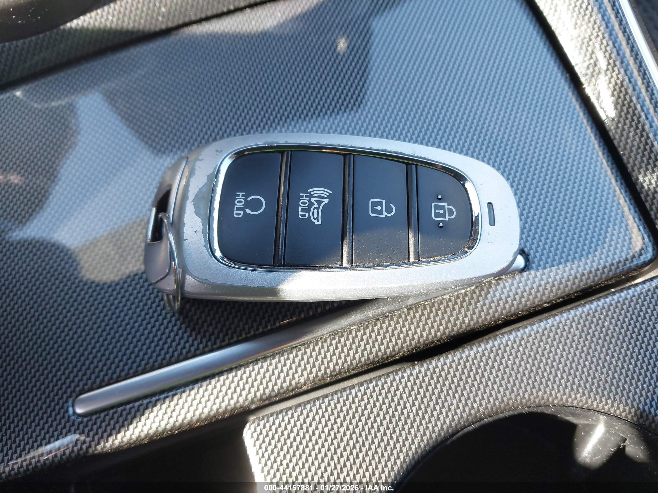 HYUNDAI SANTA image 11