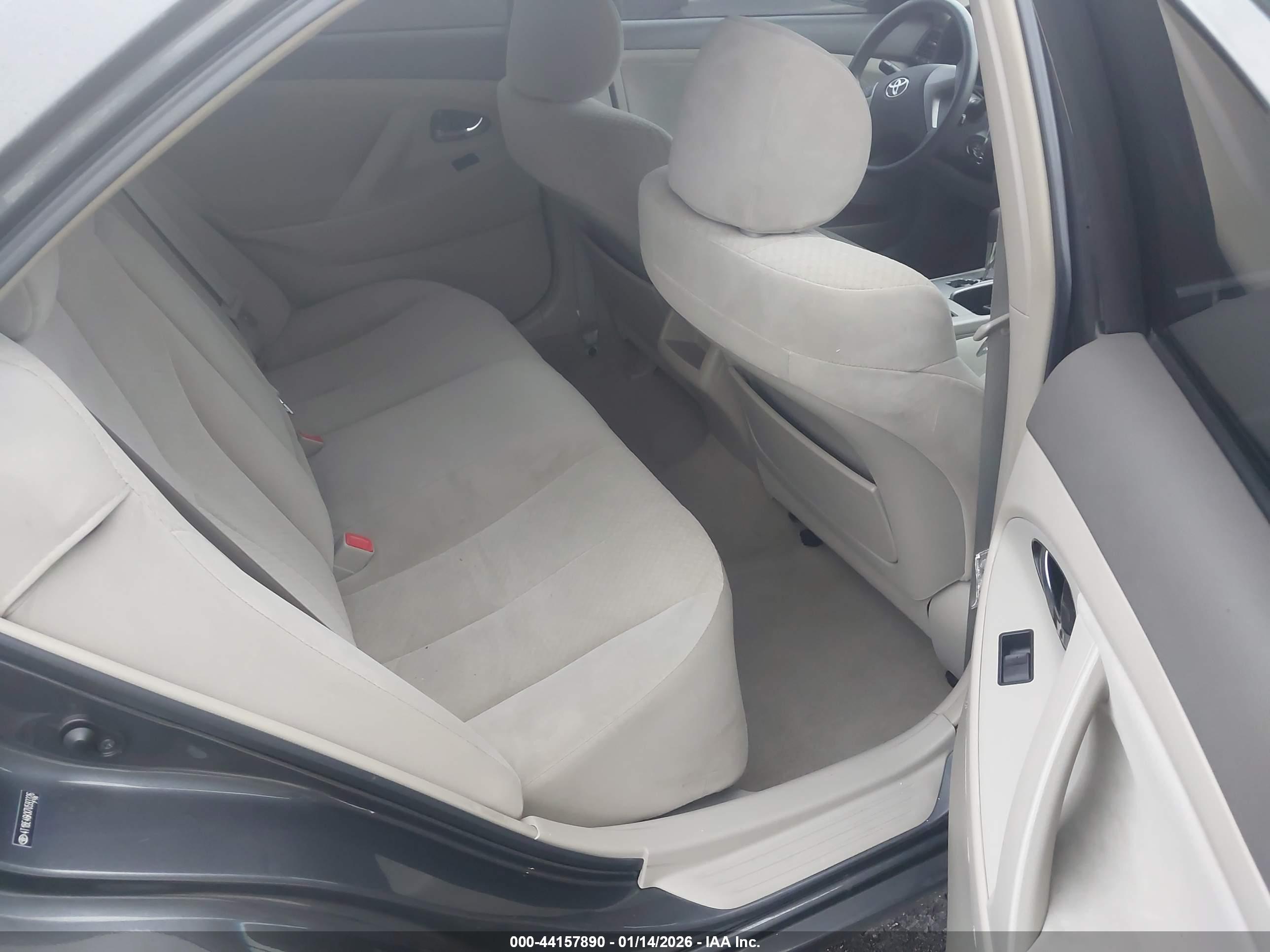 TOYOTA CAMRY image 8