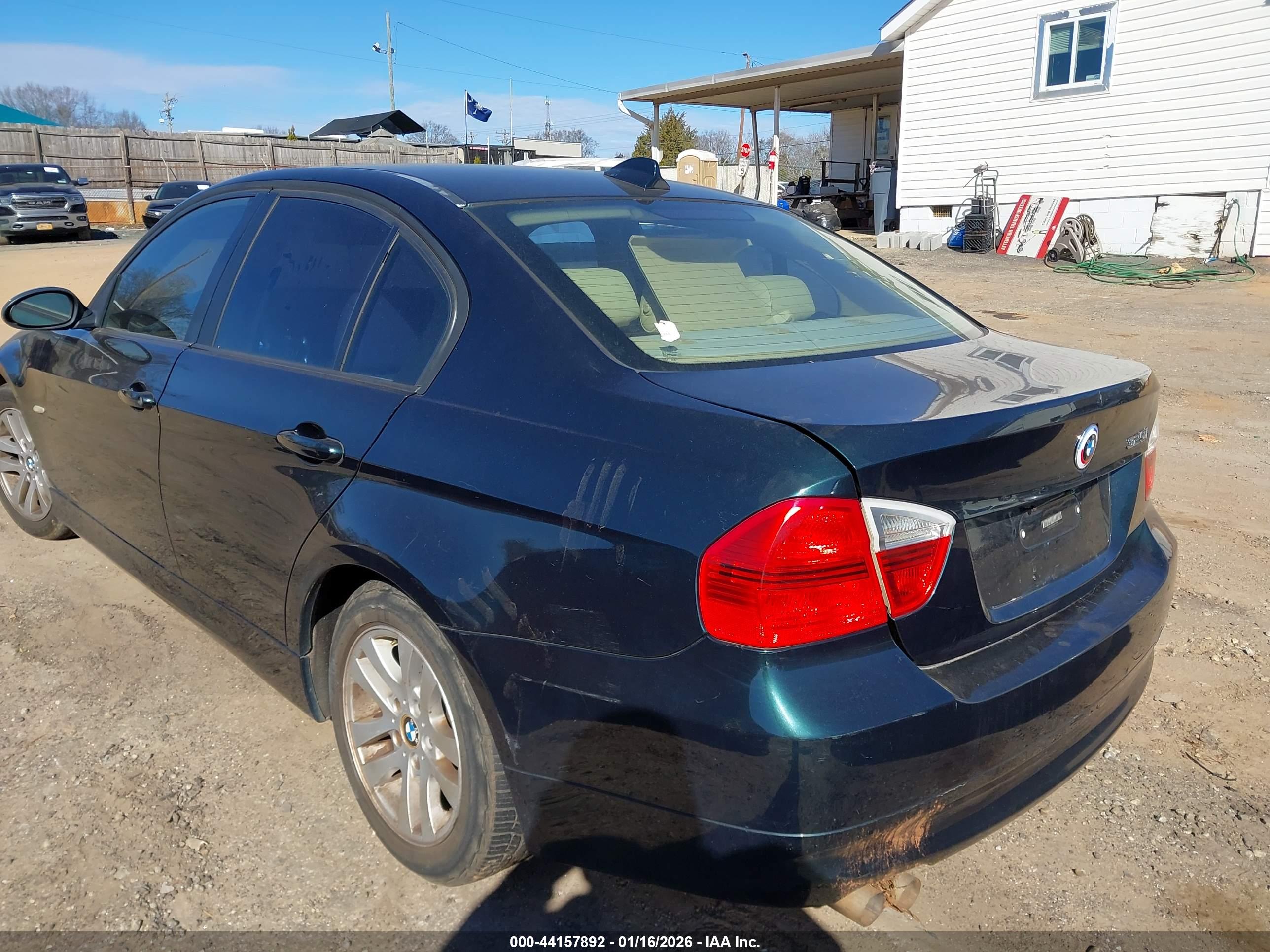 BMW 325I image 3