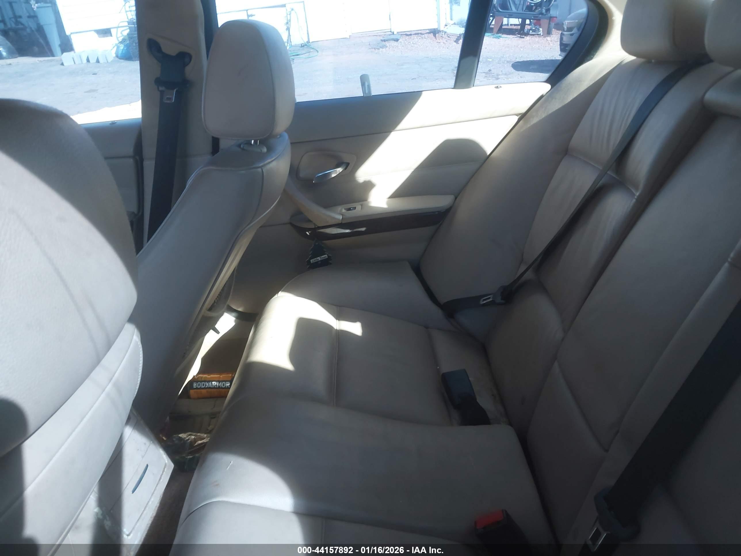 BMW 325I image 8