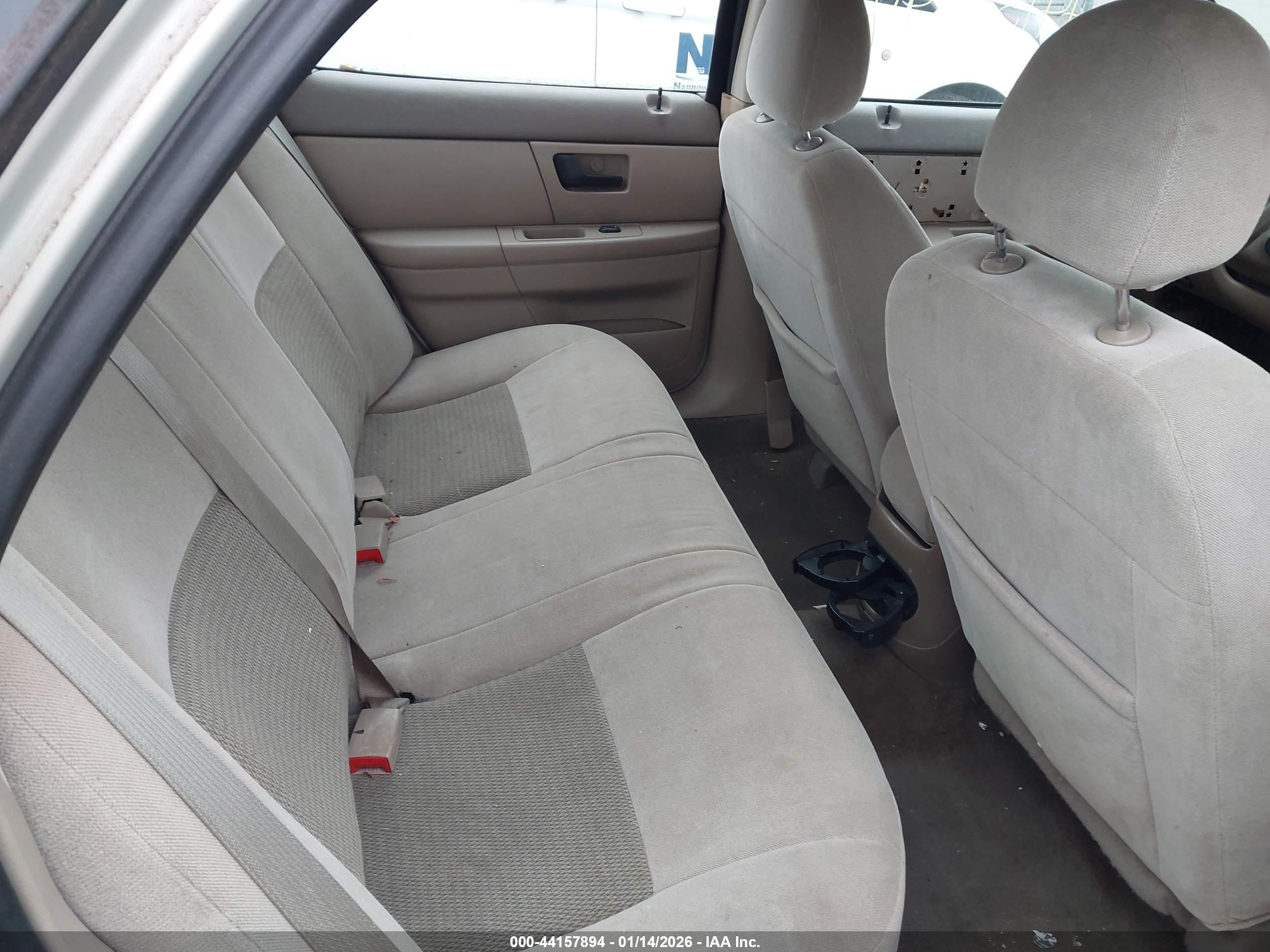 FORD TAURUS image 8
