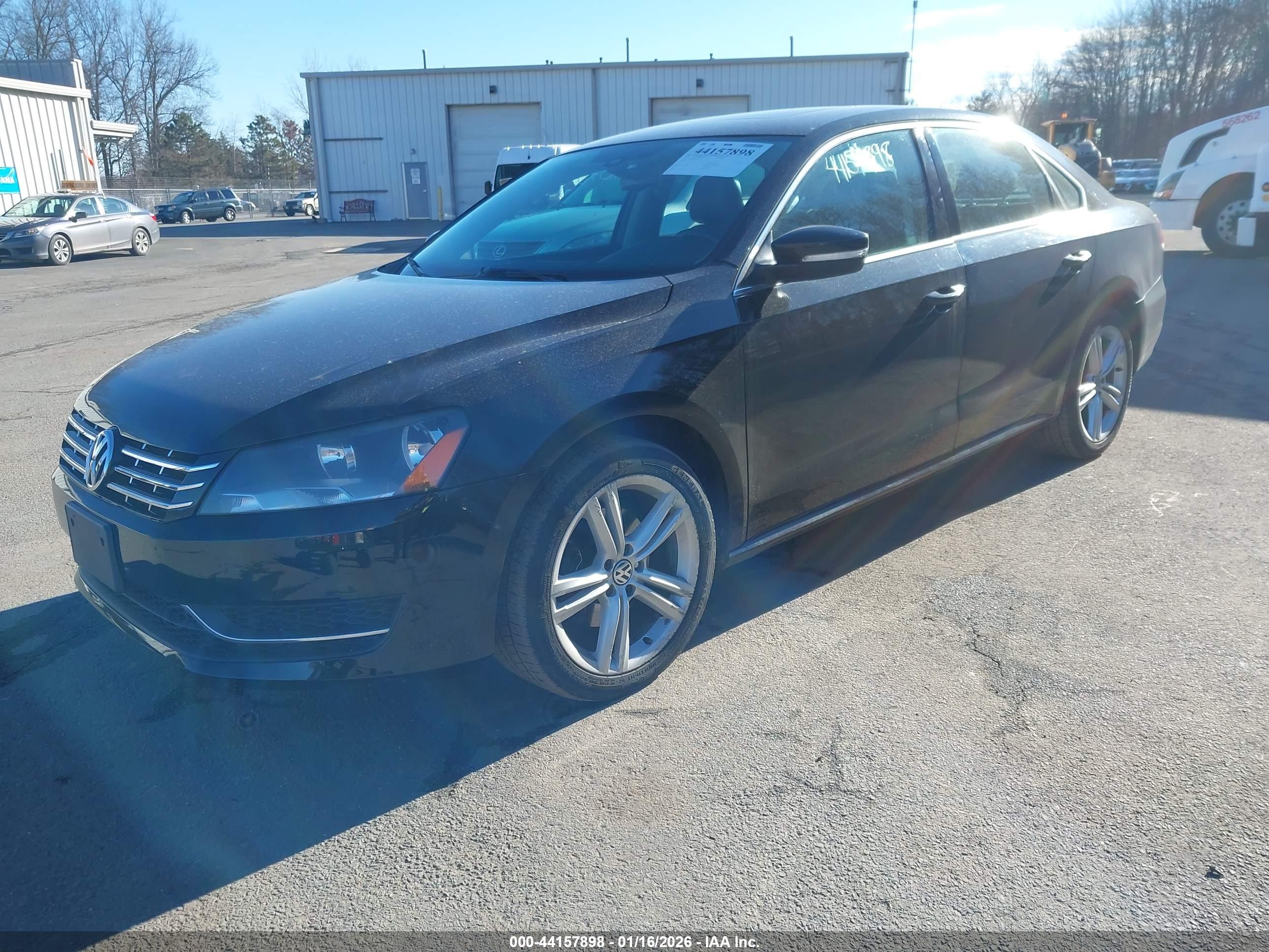 VOLKSWAGEN PASSAT image 2