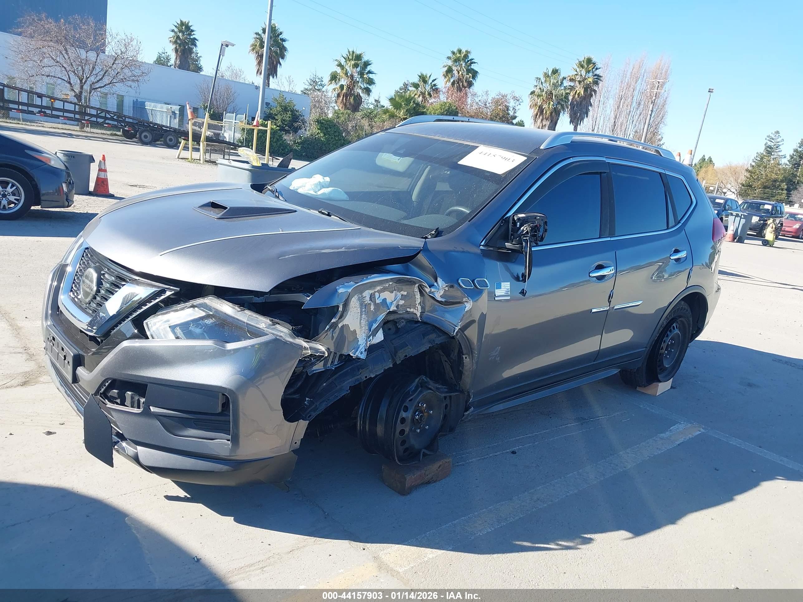NISSAN ROGUE image 2