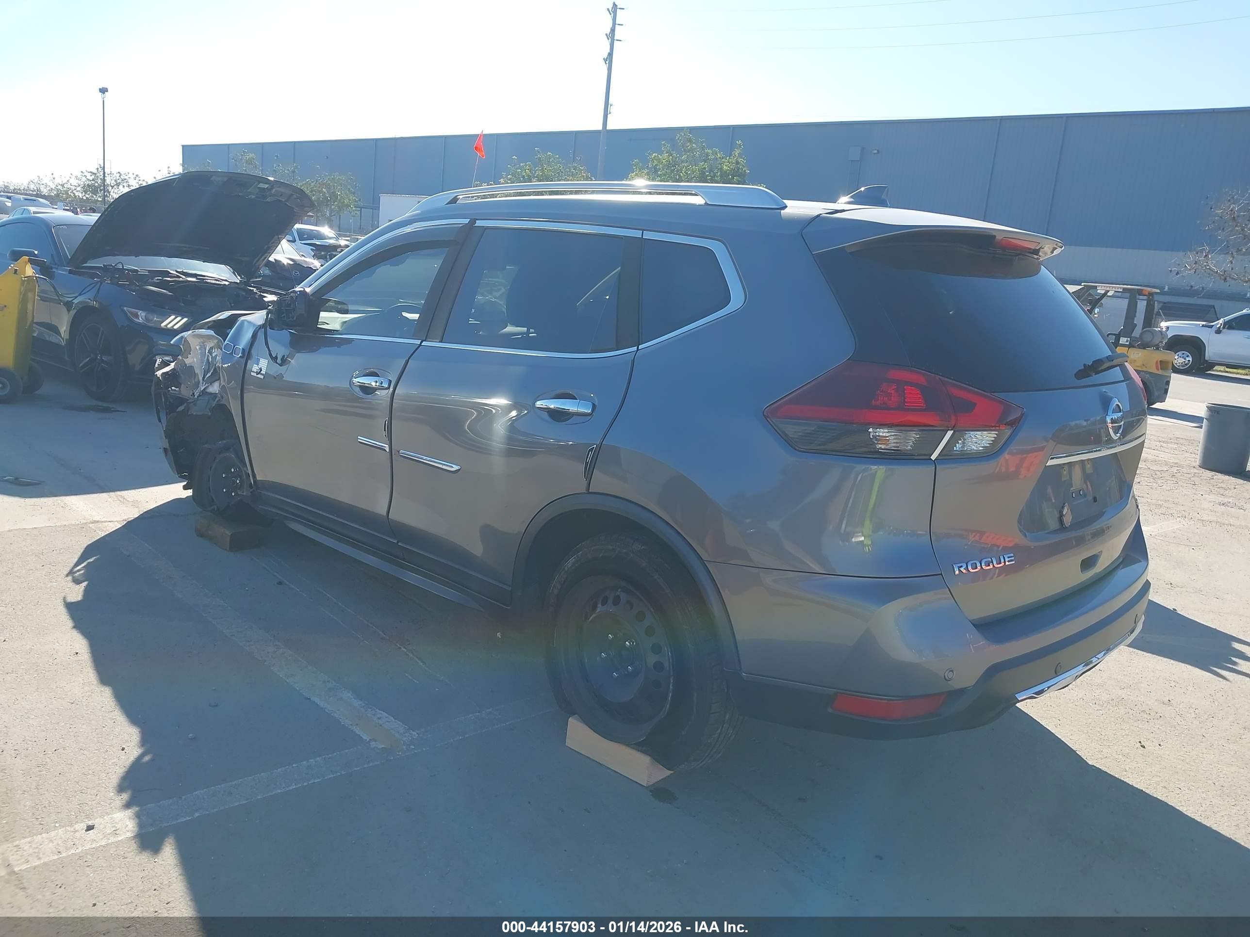 NISSAN ROGUE image 3