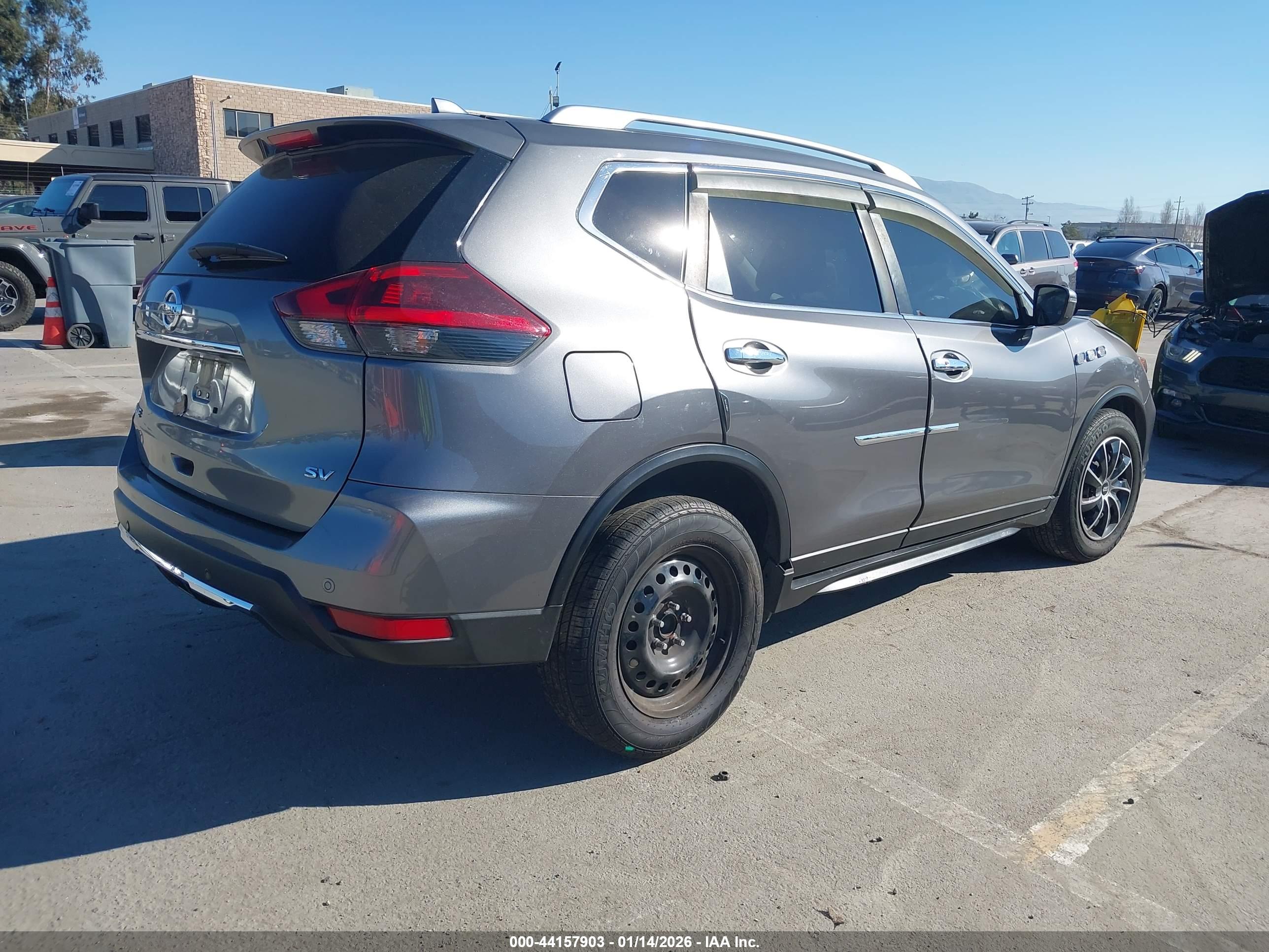 NISSAN ROGUE image 4