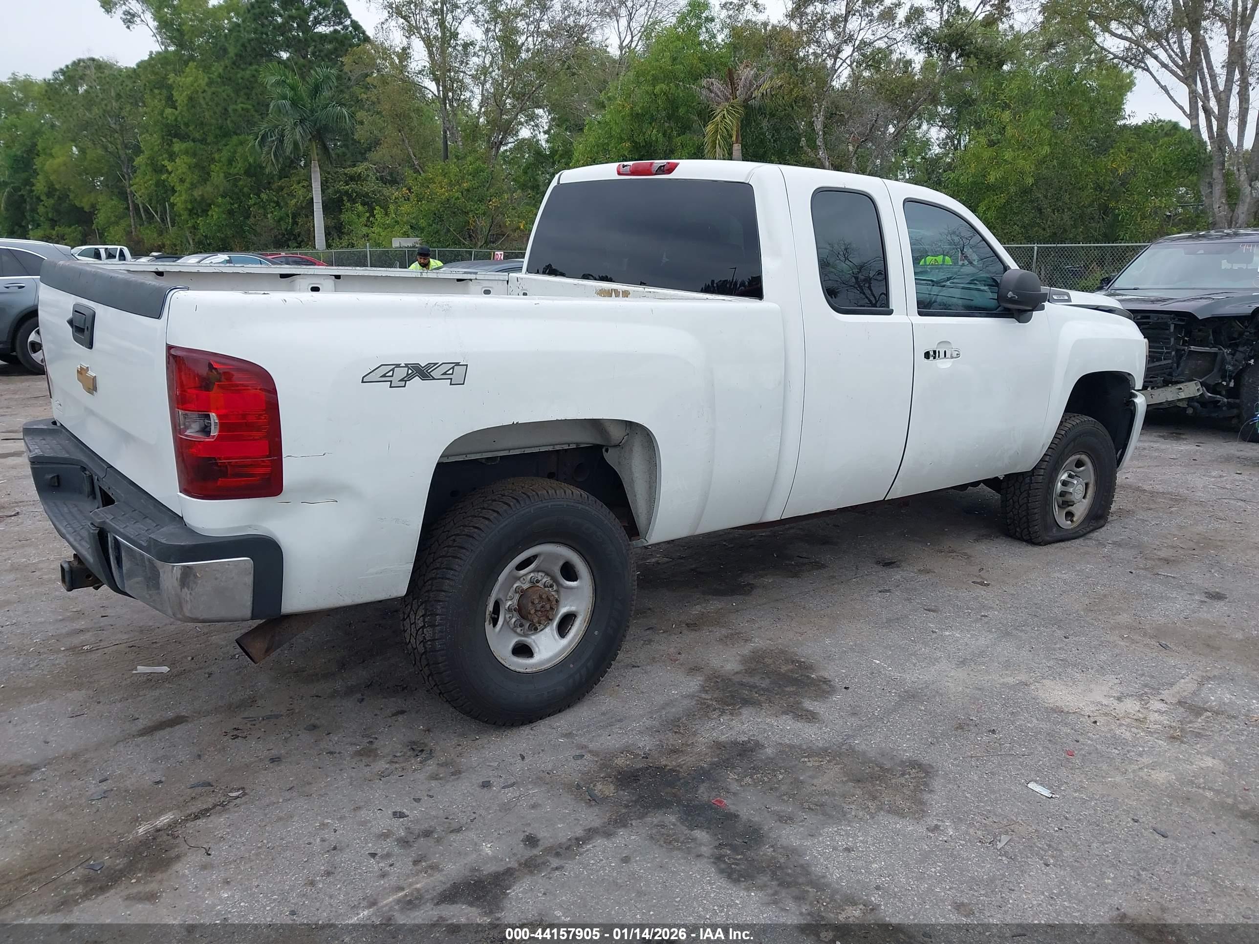 CHEVROLET SILVERADO image 4