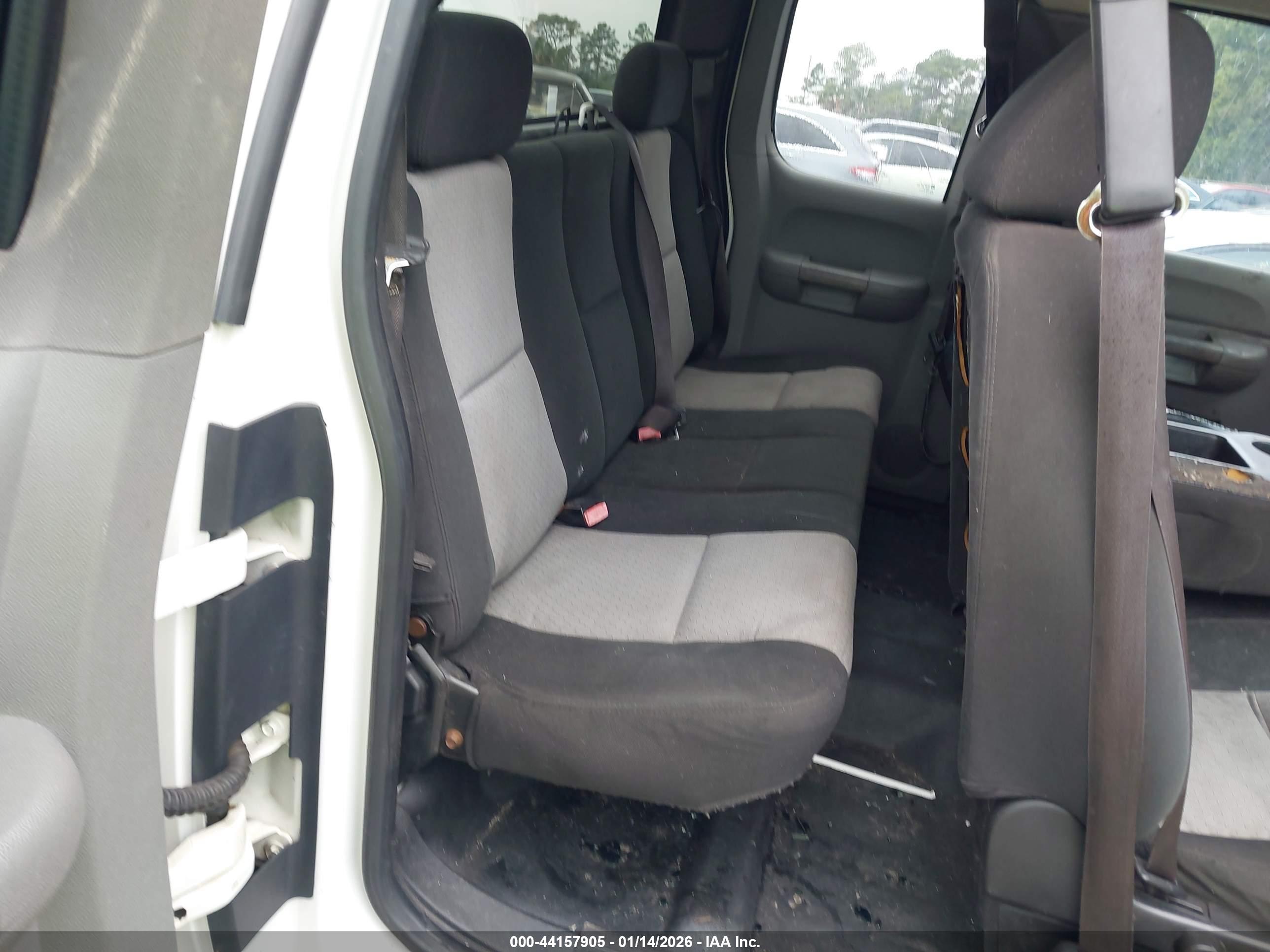 CHEVROLET SILVERADO image 8
