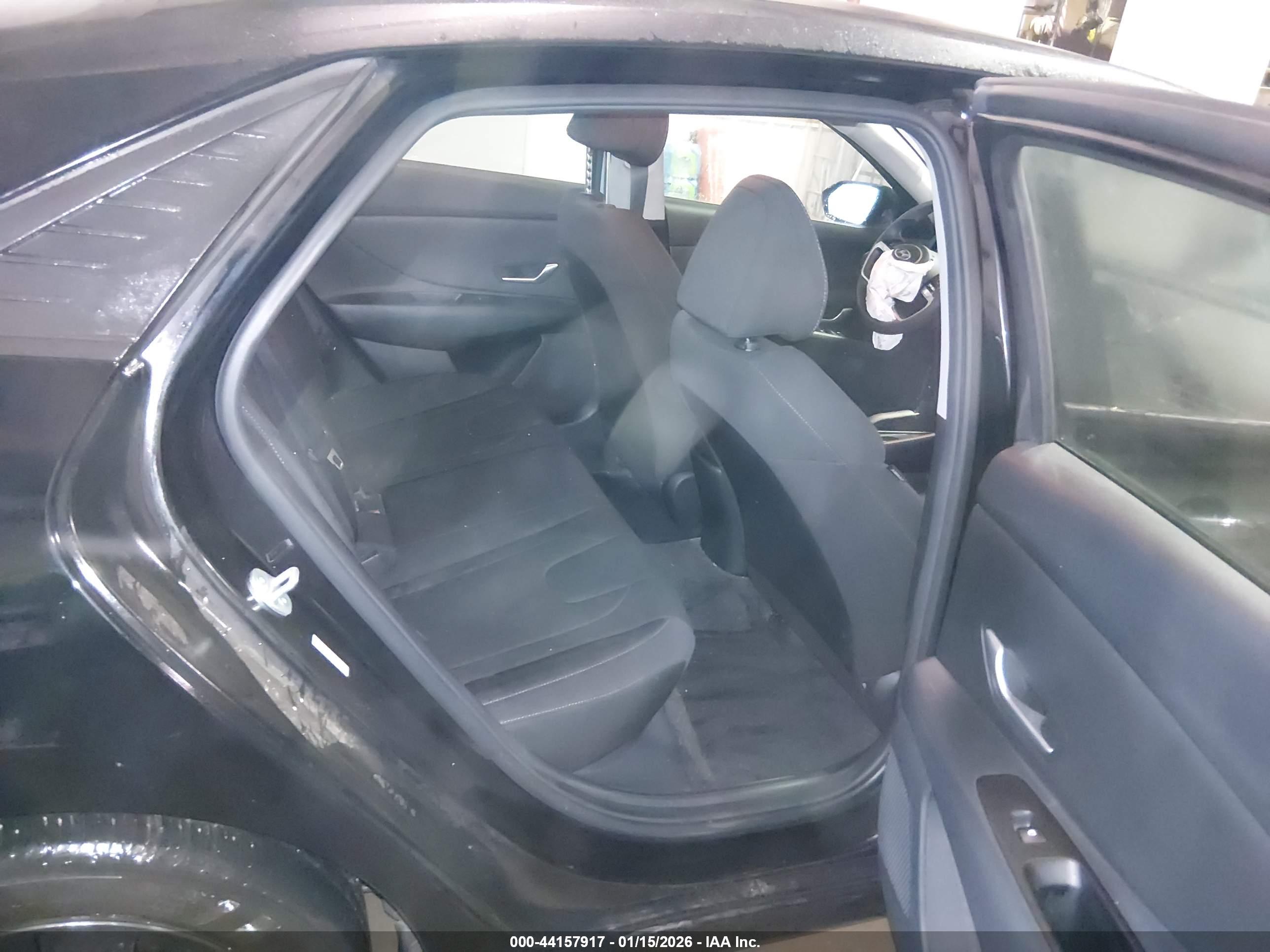 HYUNDAI ELANTRA image 8