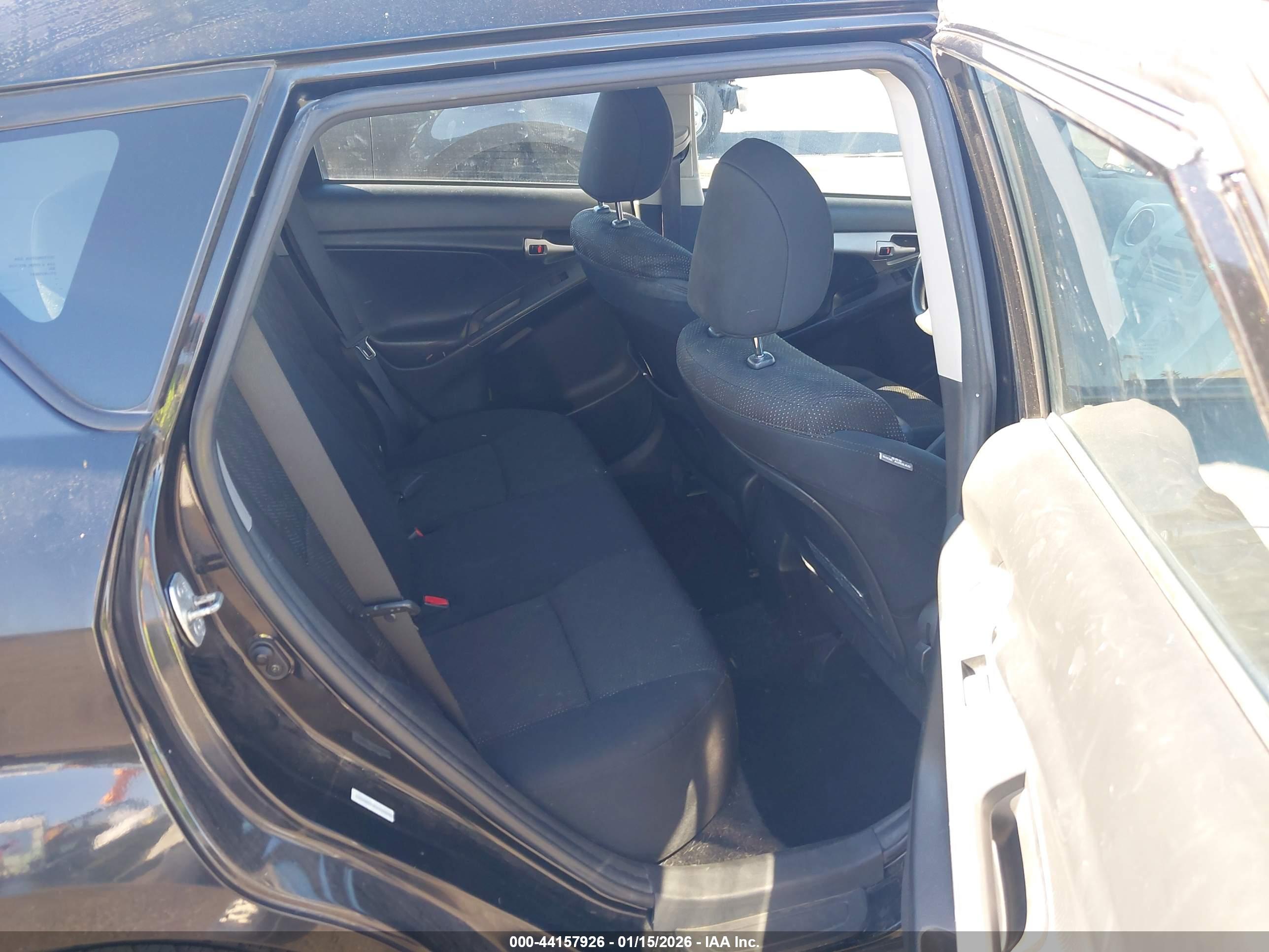 PONTIAC VIBE image 8