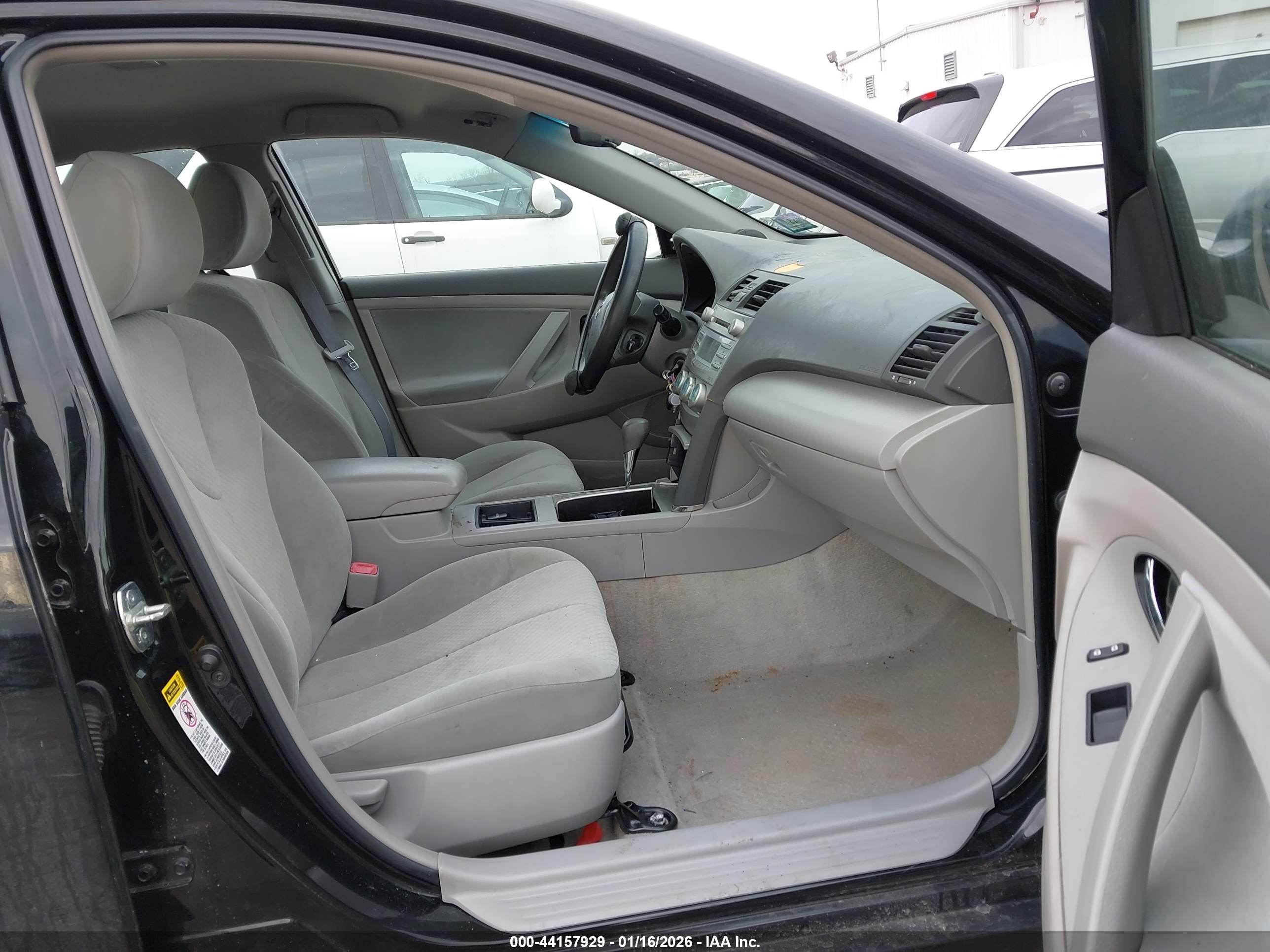 TOYOTA CAMRY image 5