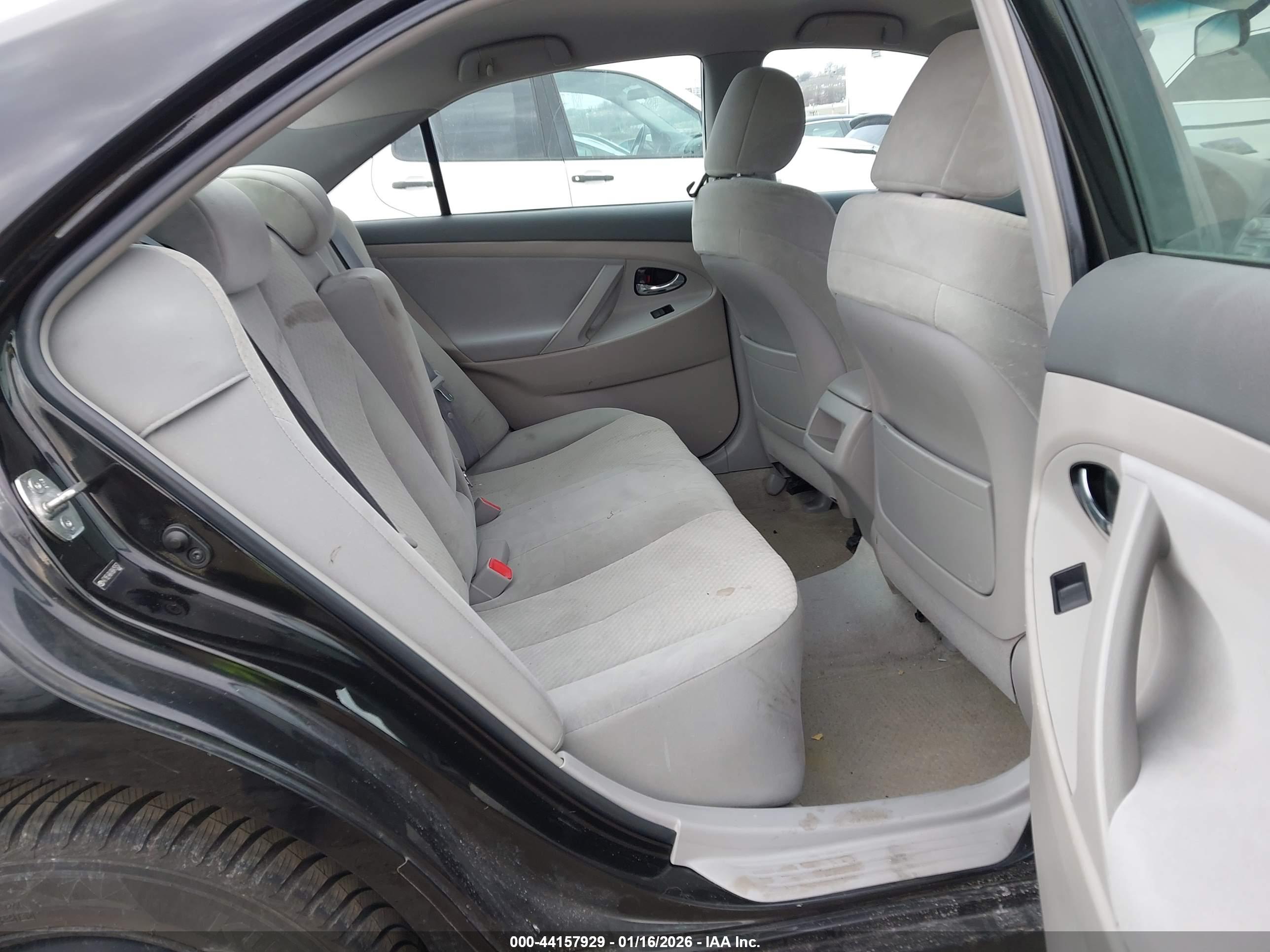 TOYOTA CAMRY image 8