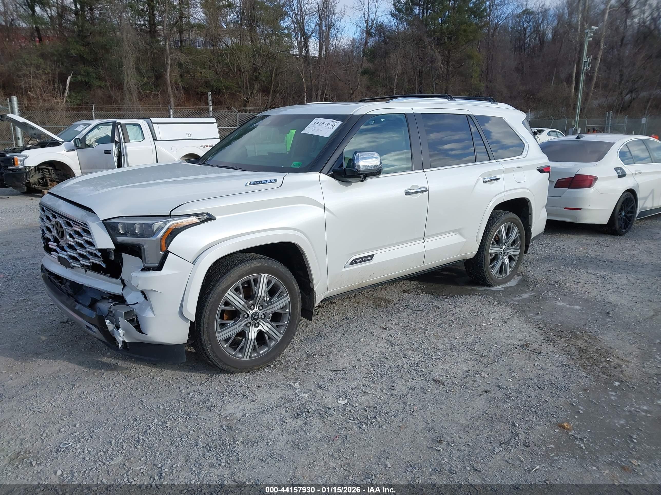 TOYOTA SEQUOIA image 2