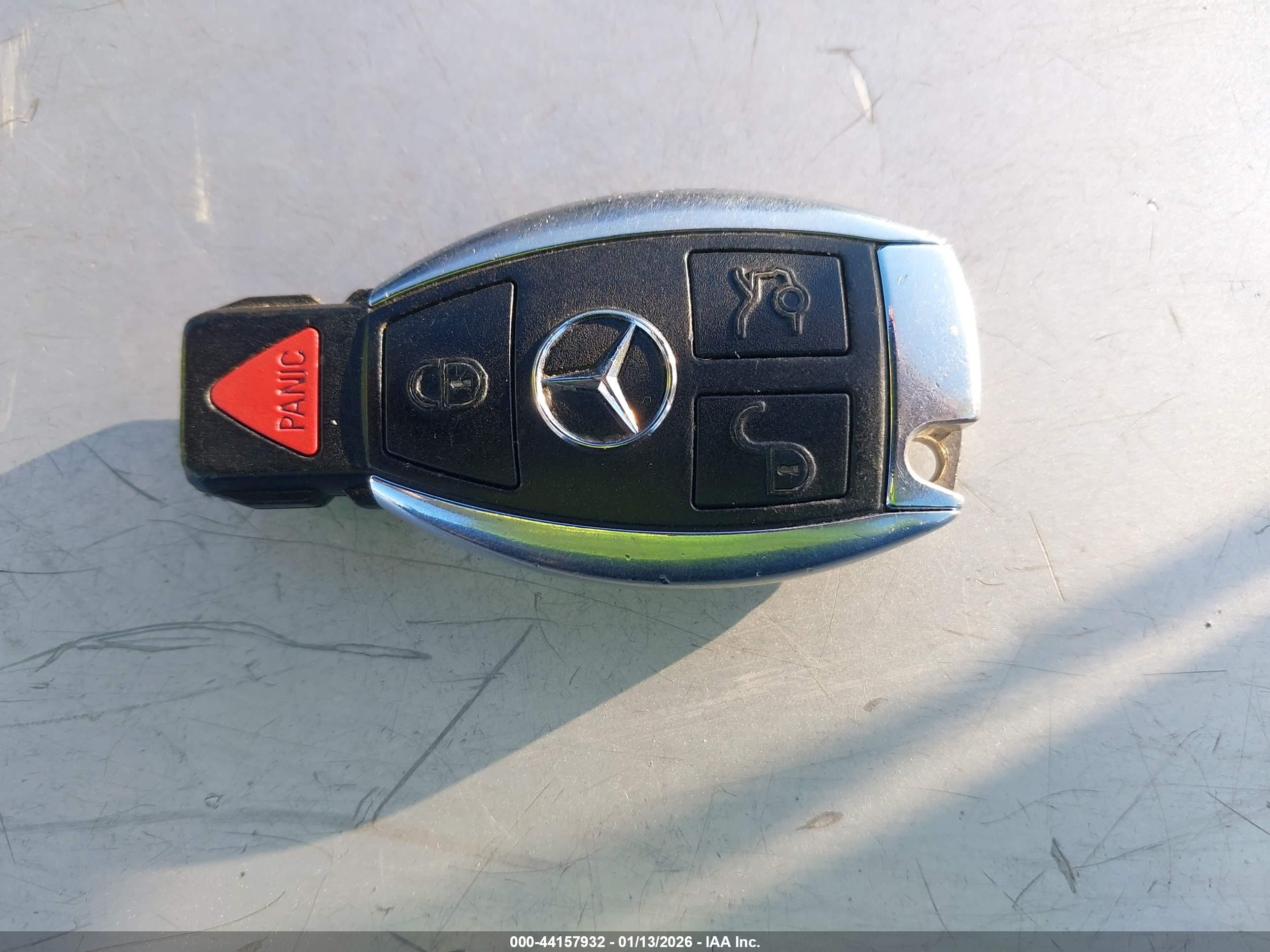 MERCEDES-BENZ E image 11