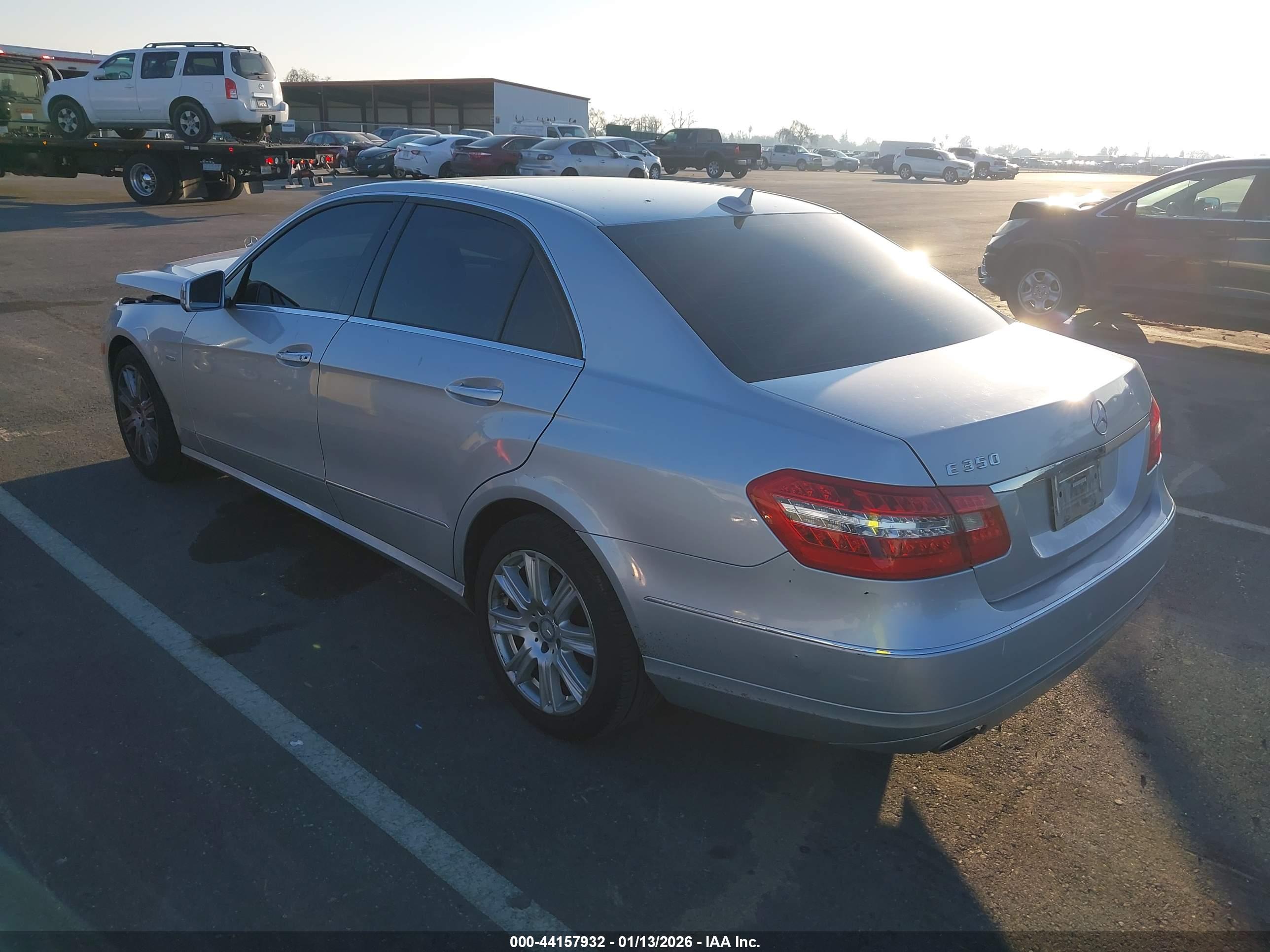 MERCEDES-BENZ E image 3