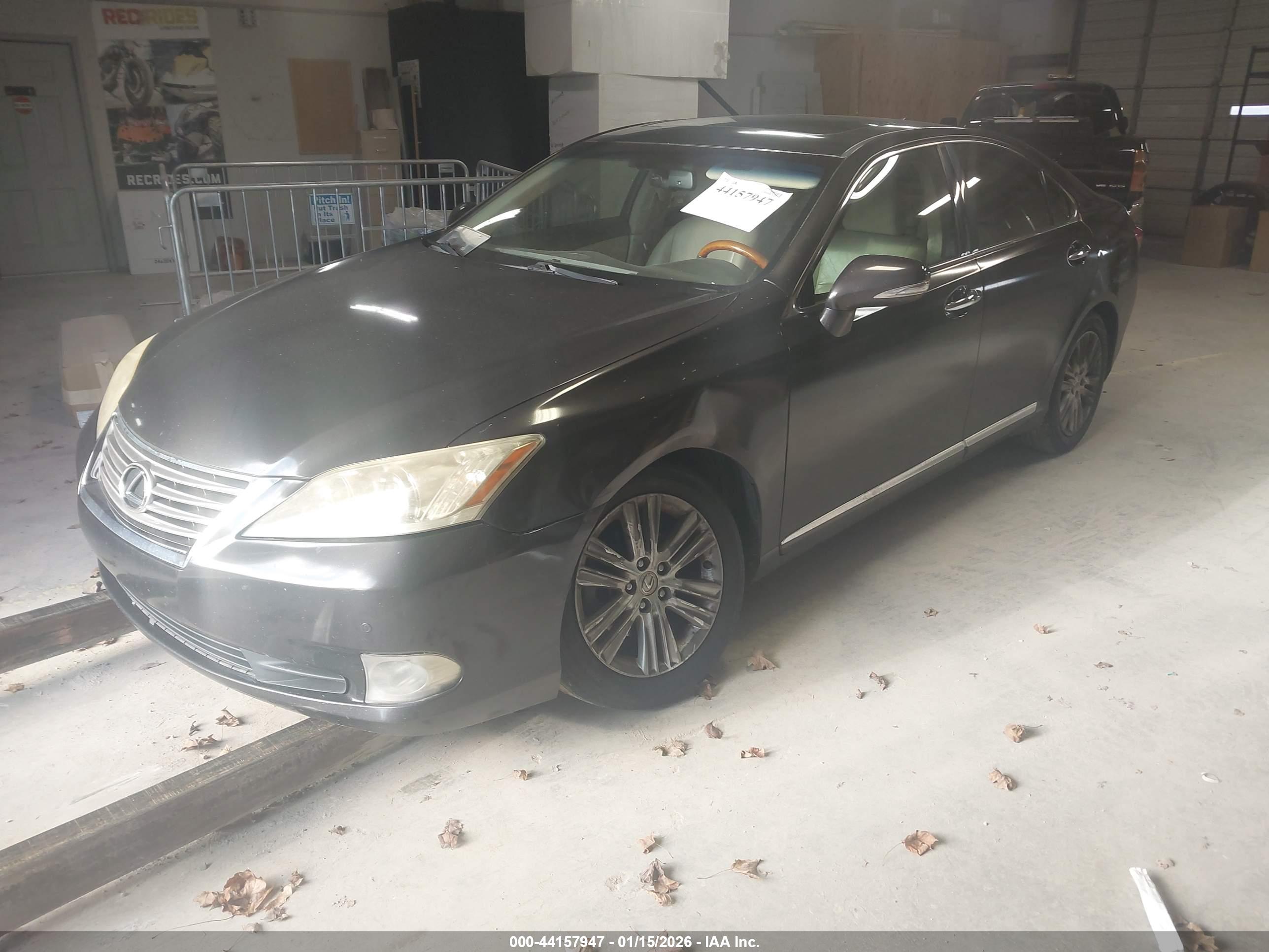 LEXUS ES image 2