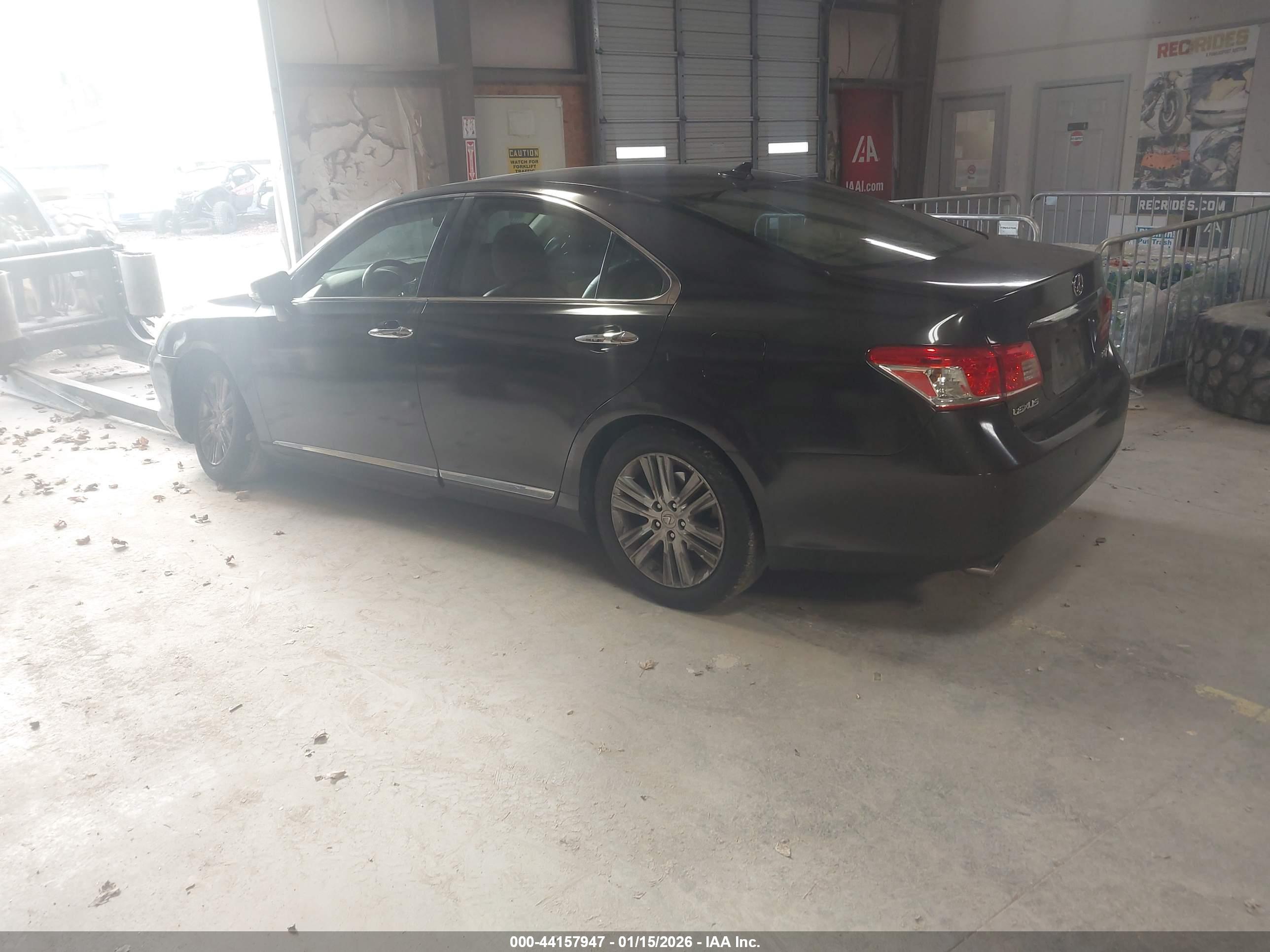 LEXUS ES image 3