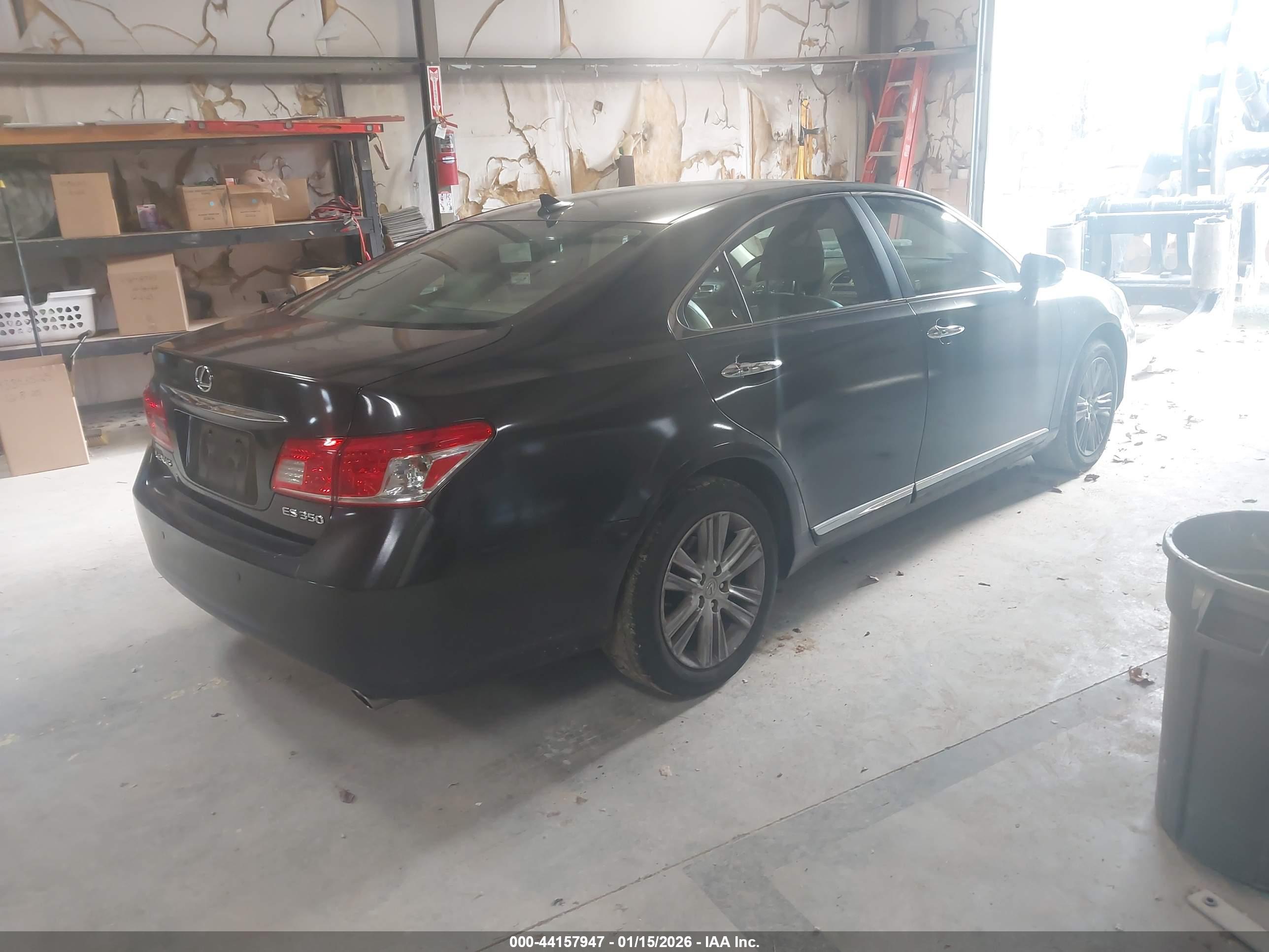 LEXUS ES image 4