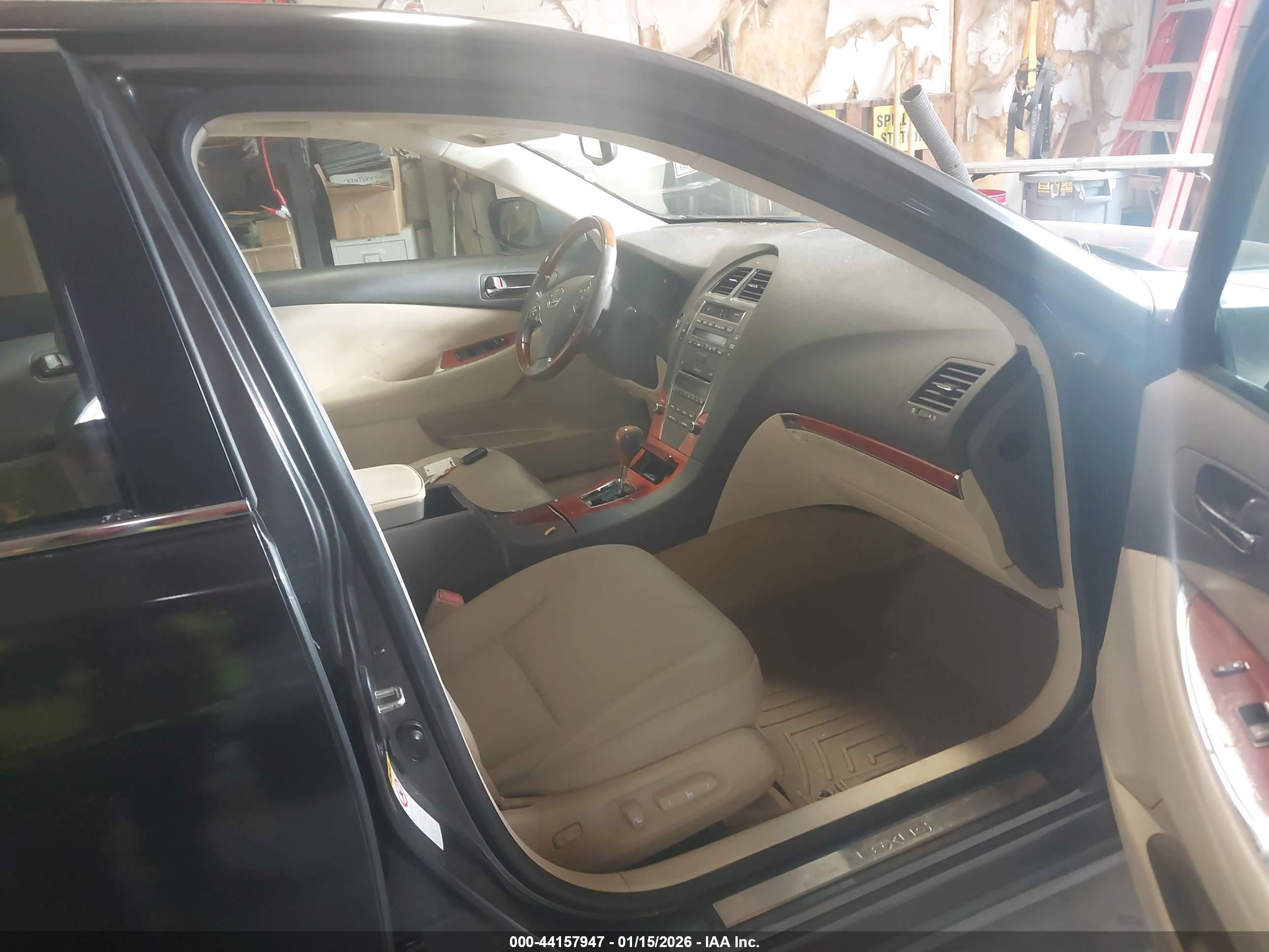 LEXUS ES image 5
