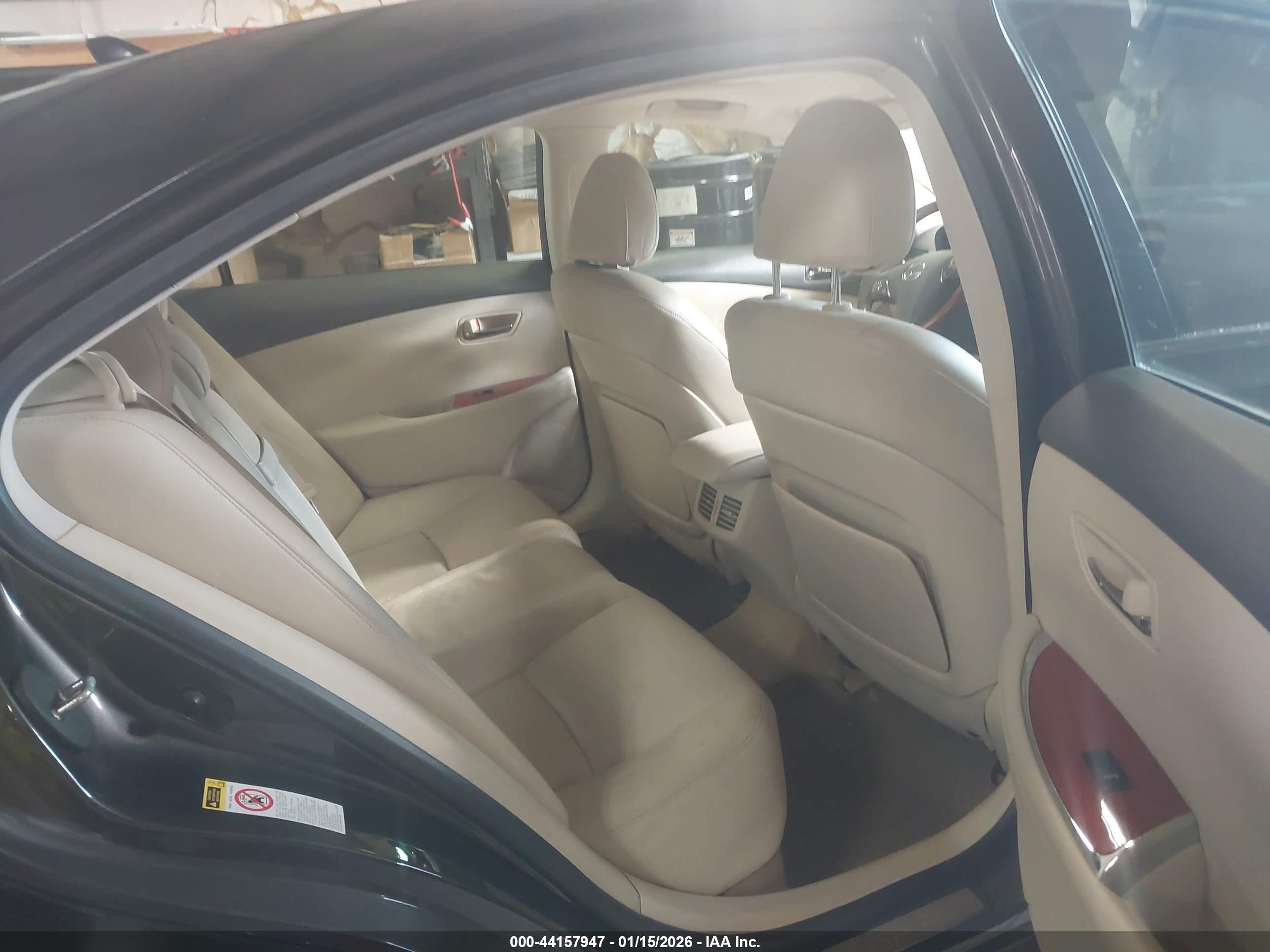 LEXUS ES image 8