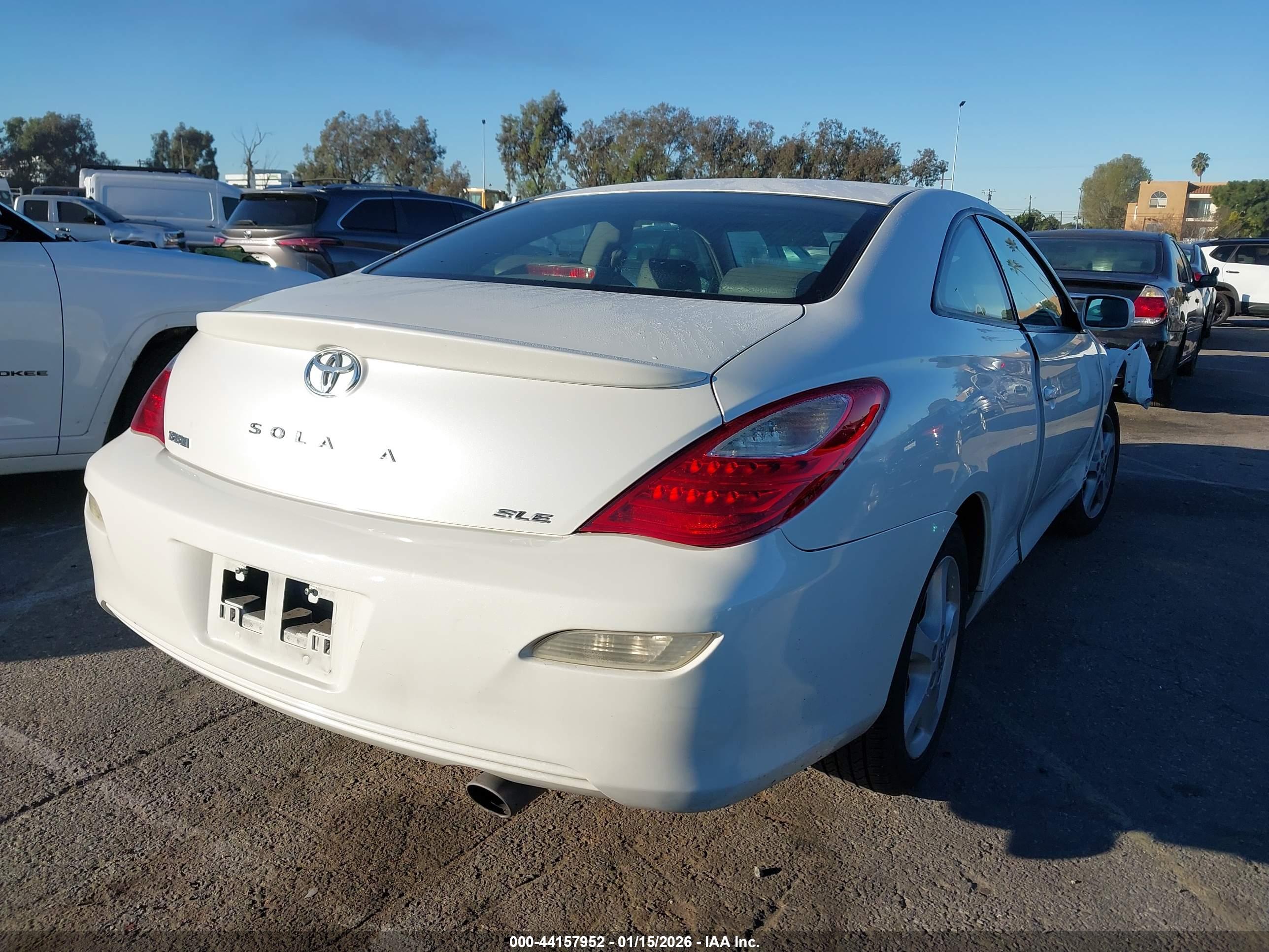 TOYOTA CAMRY image 4