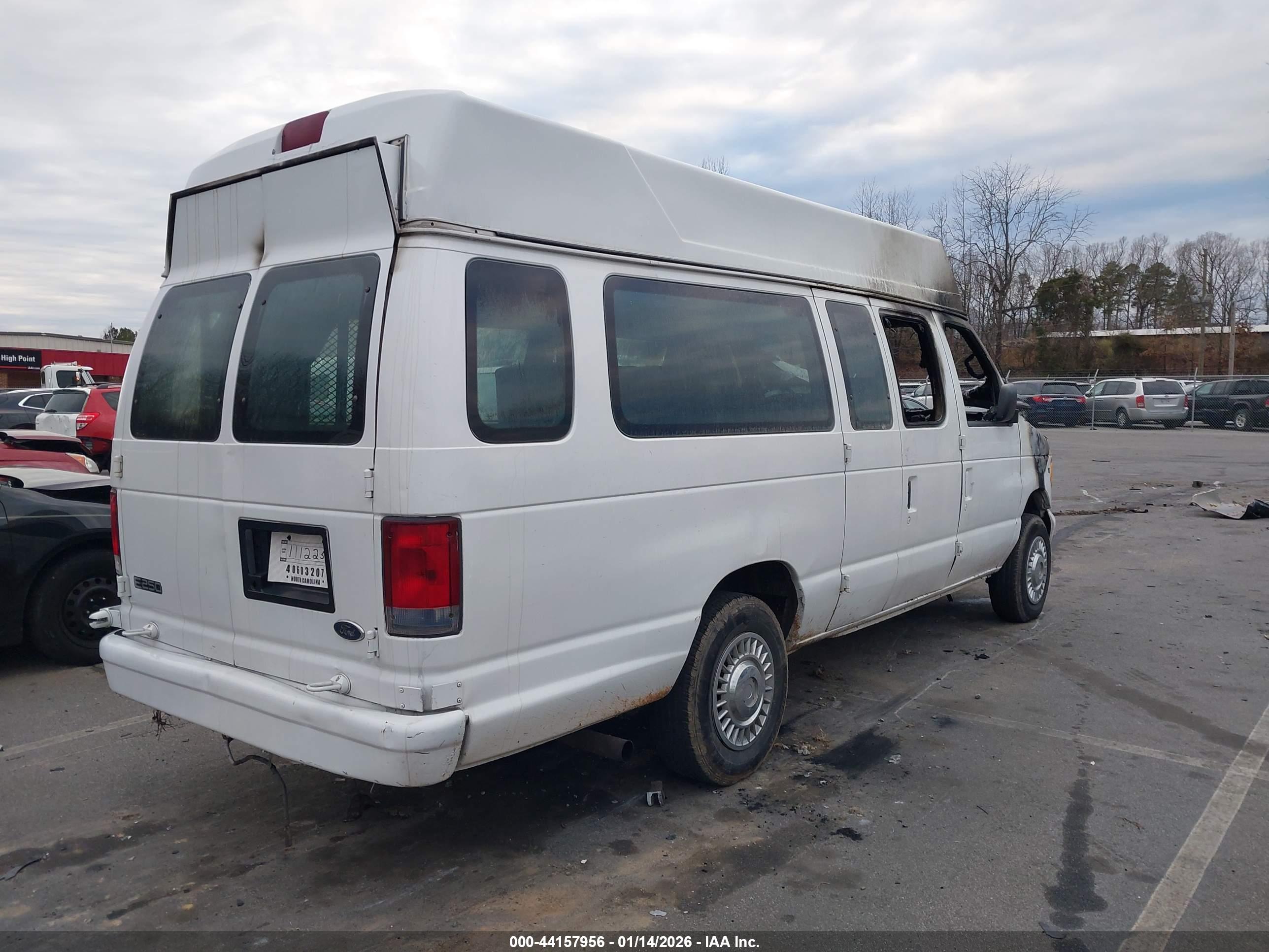 FORD E-250 image 4