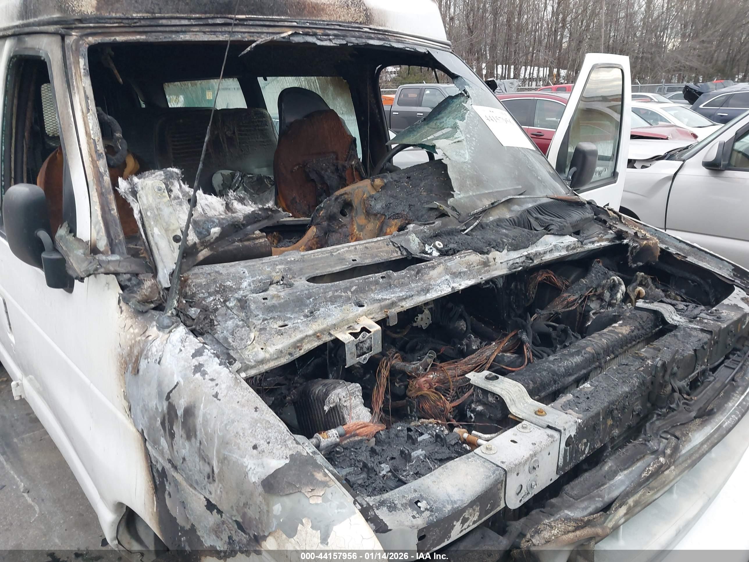 FORD E-250 image 6