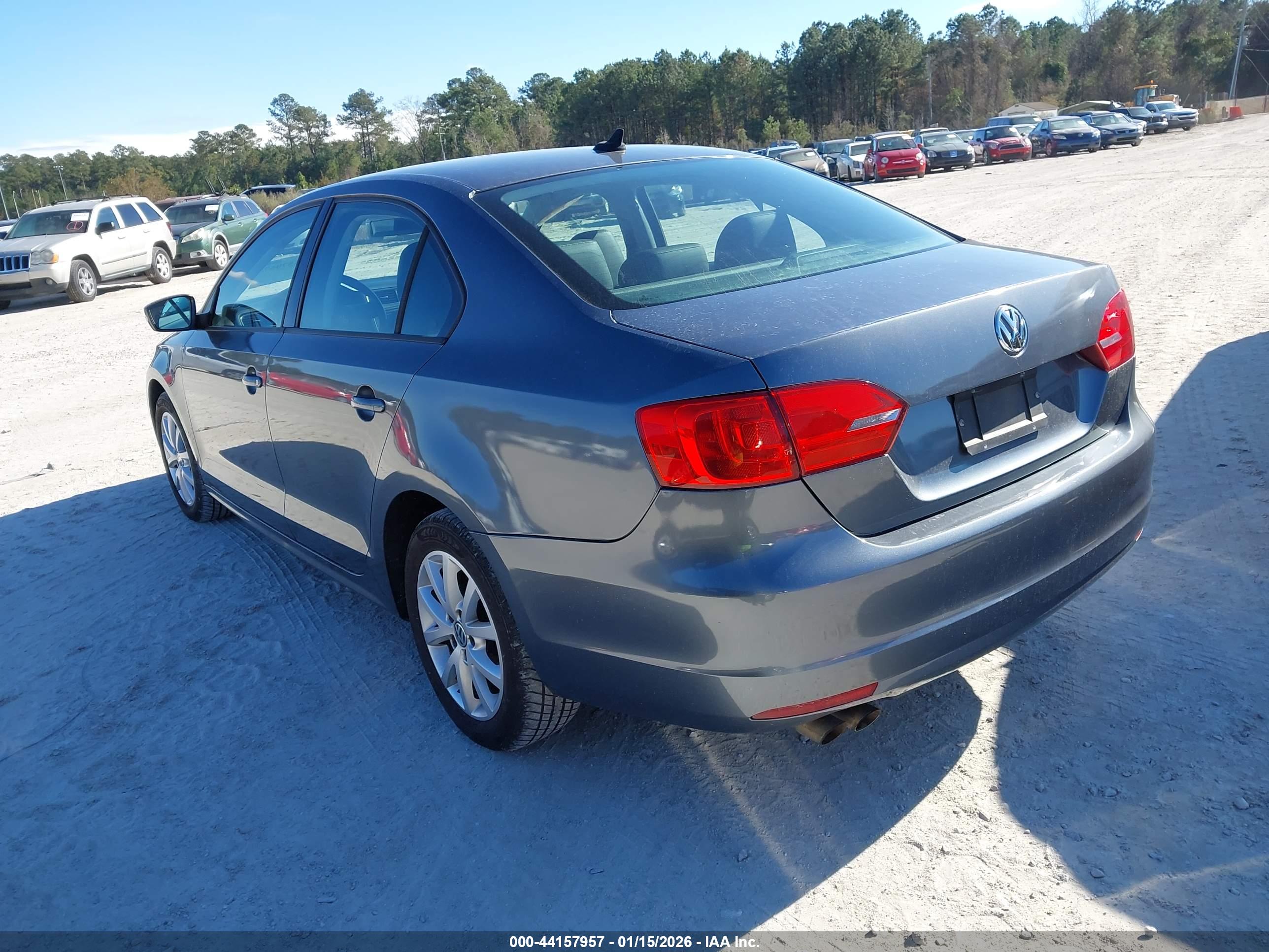 VOLKSWAGEN JETTA image 3