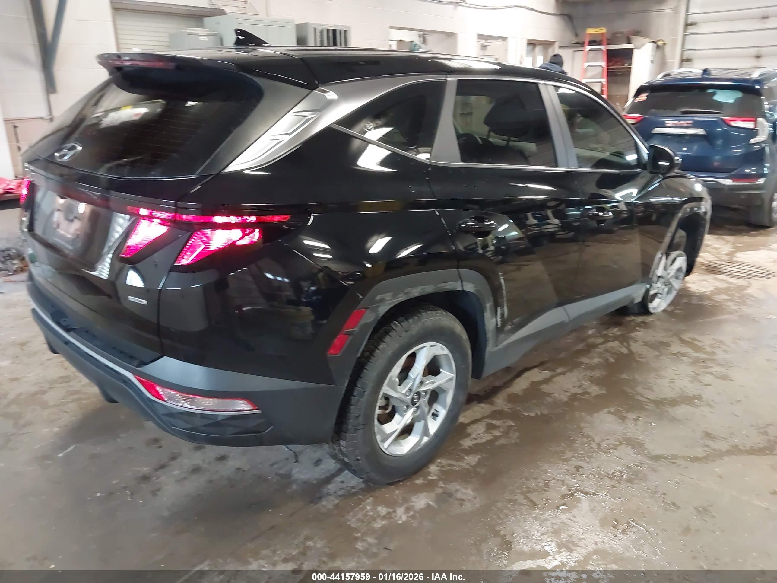 HYUNDAI TUCSON image 4