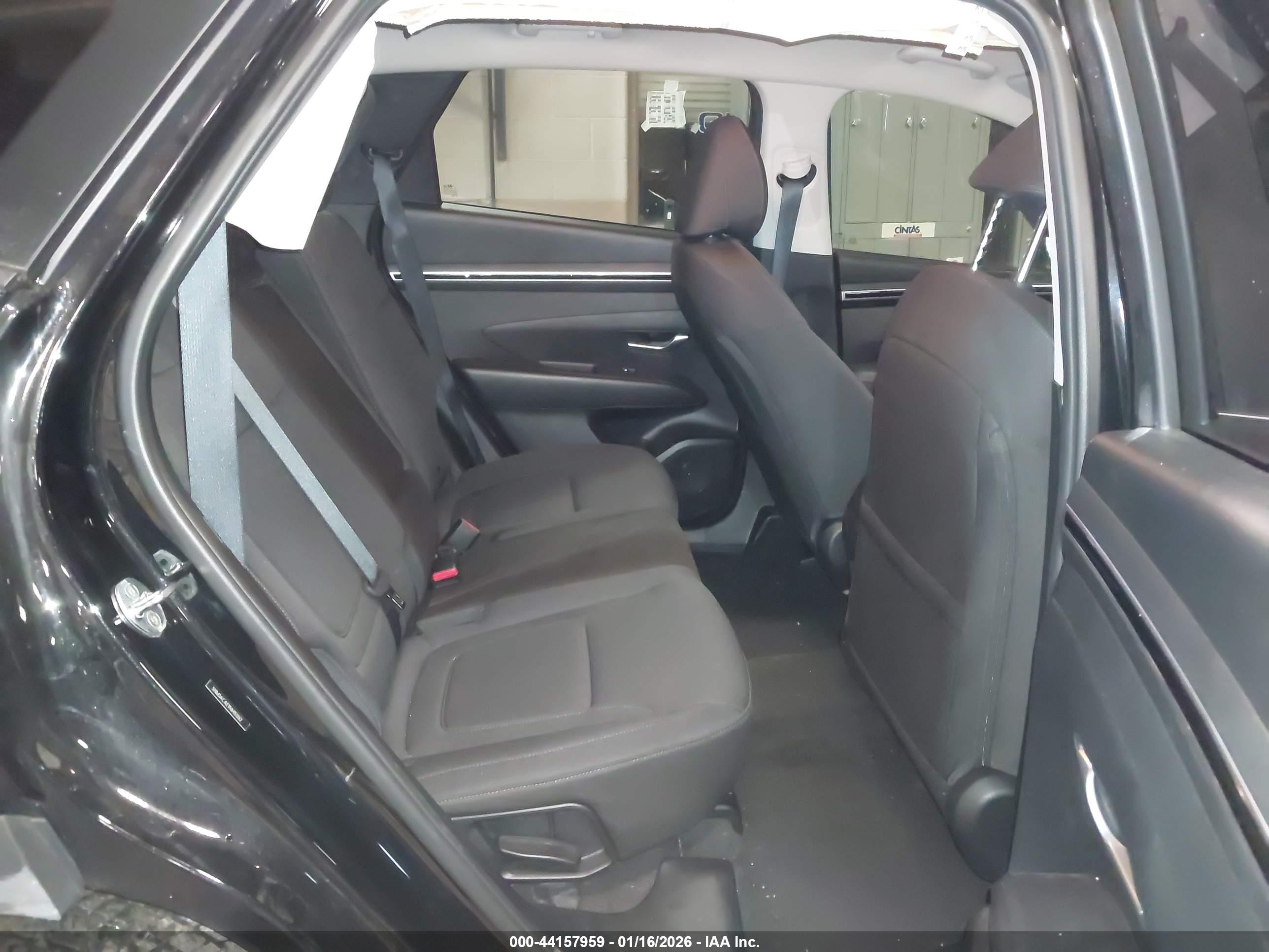HYUNDAI TUCSON image 8