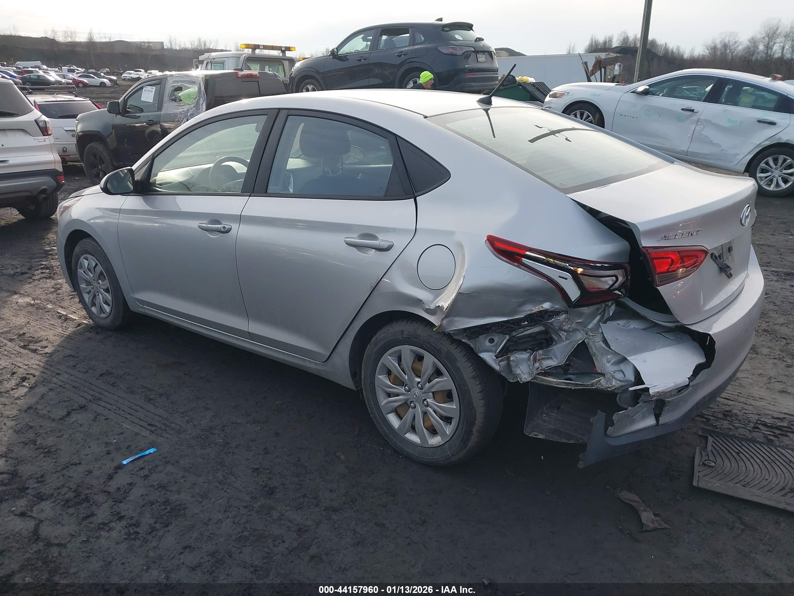 HYUNDAI ACCENT image 3