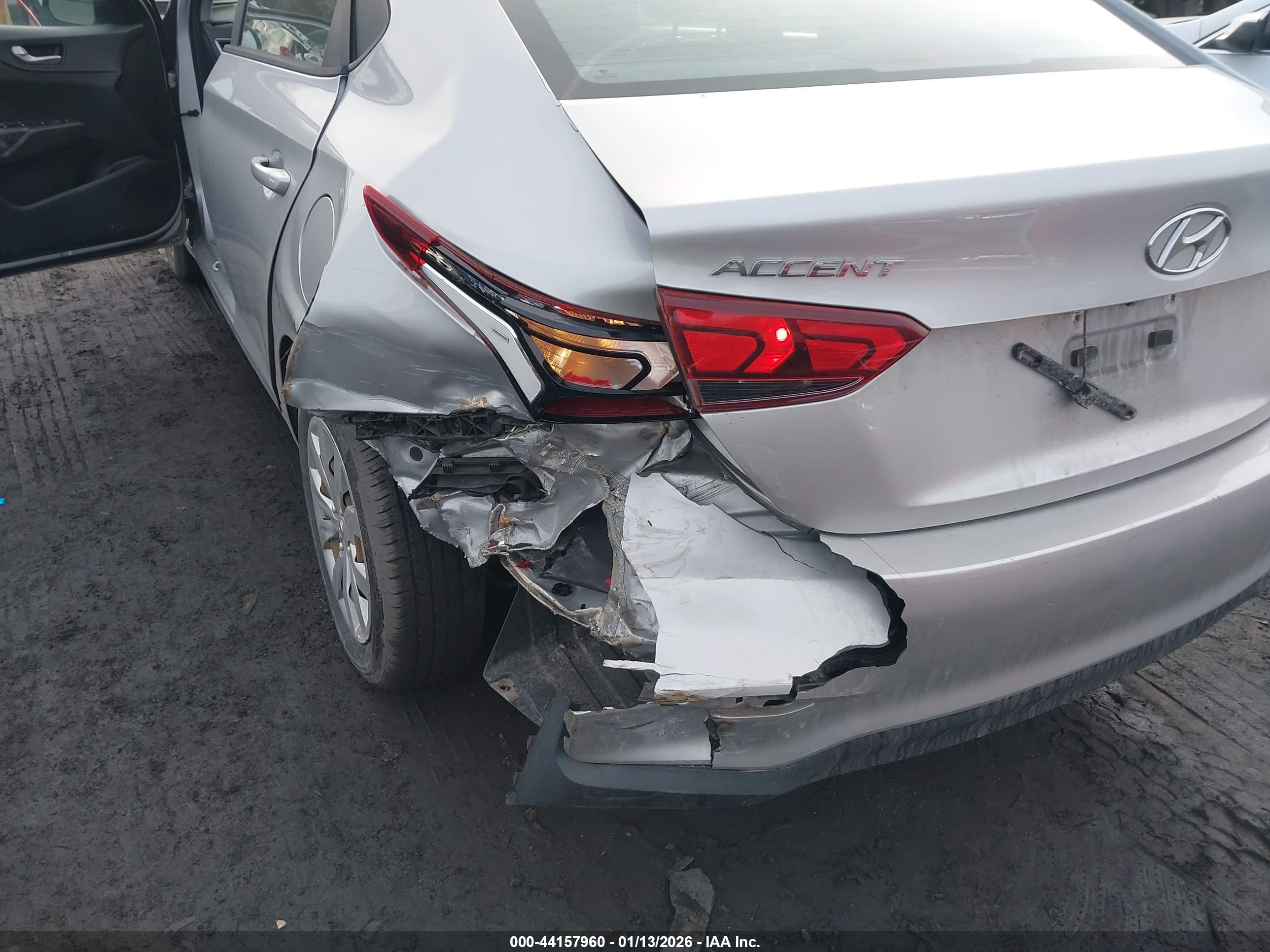 HYUNDAI ACCENT image 6
