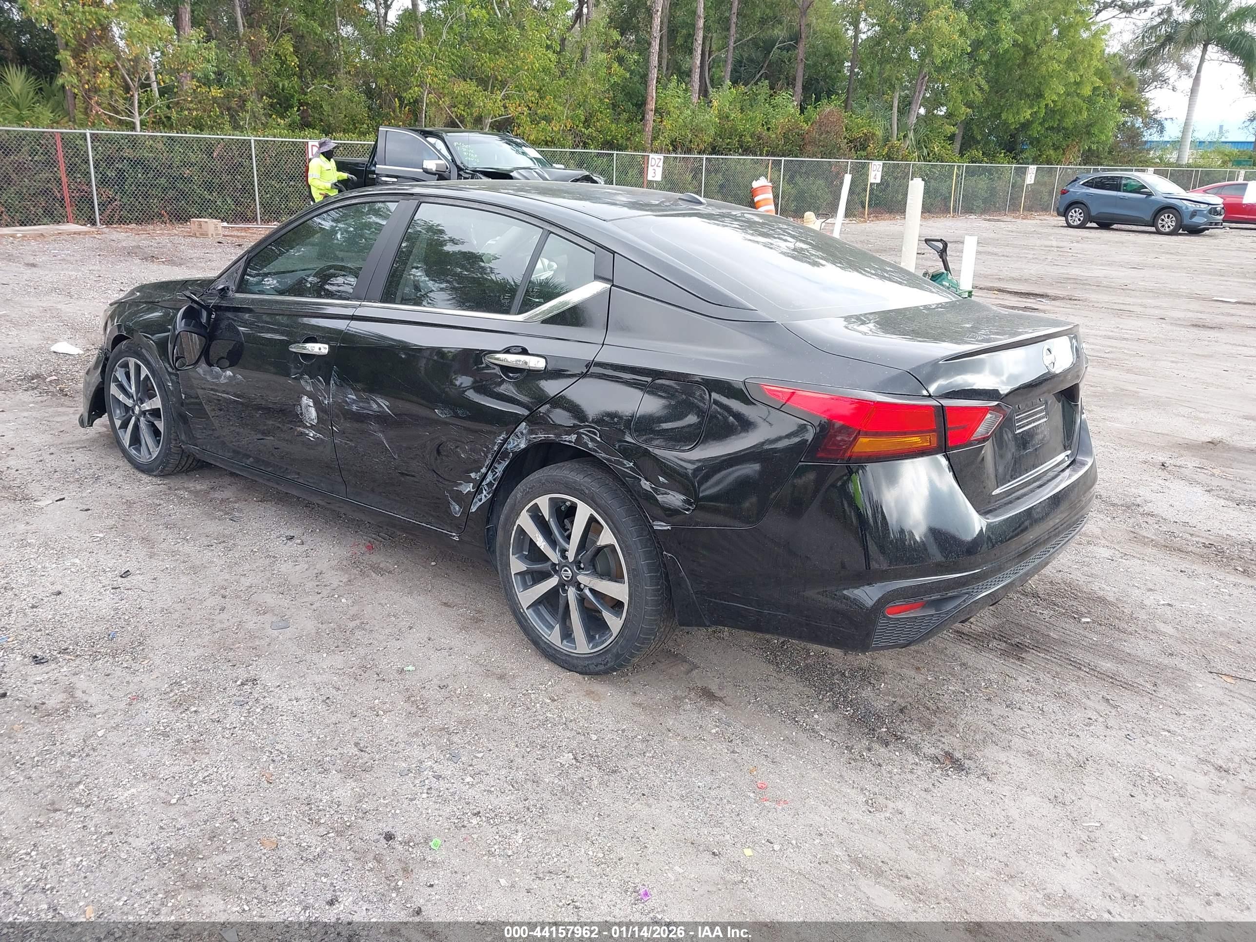 NISSAN ALTIMA image 3