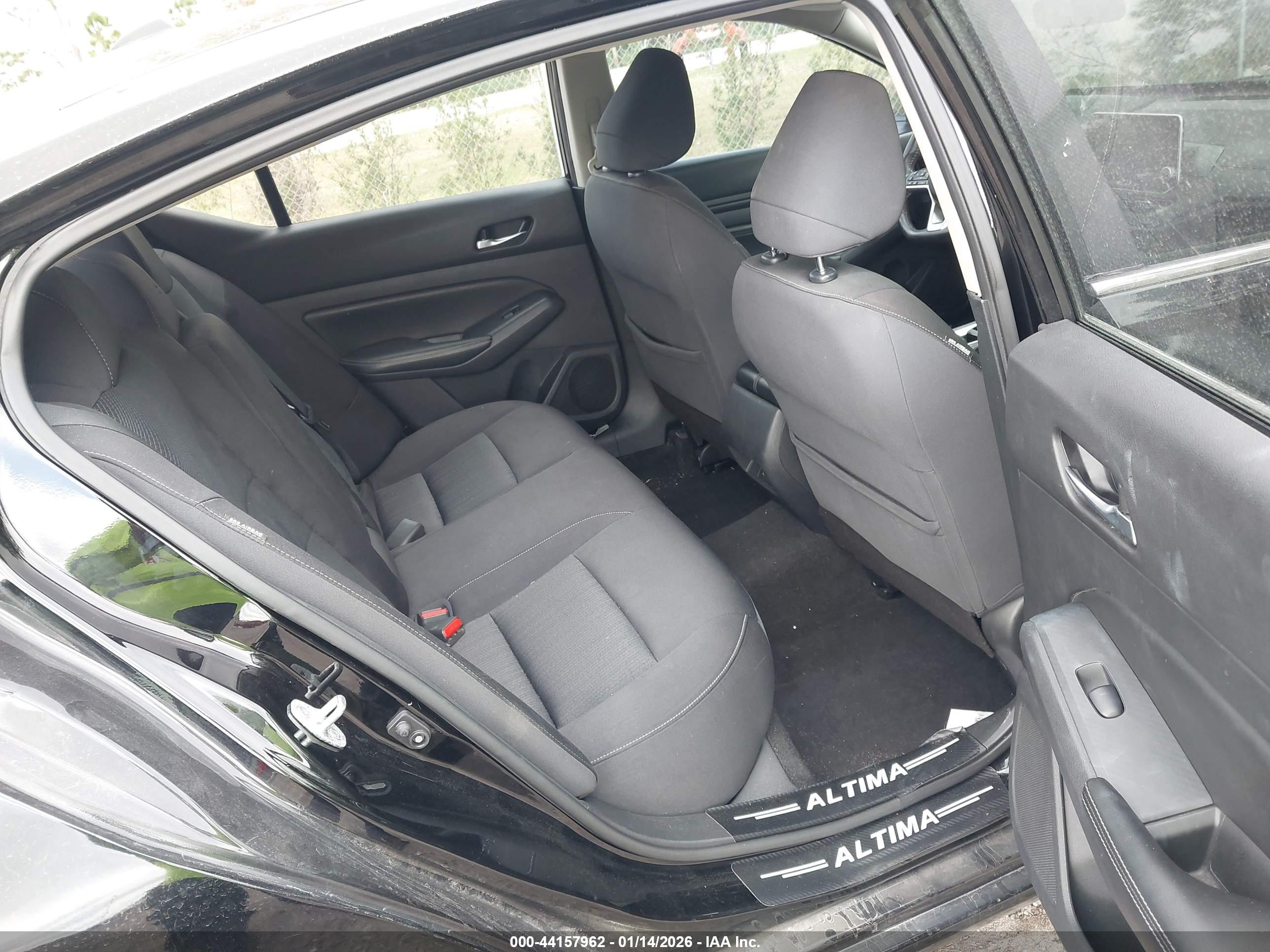 NISSAN ALTIMA image 8