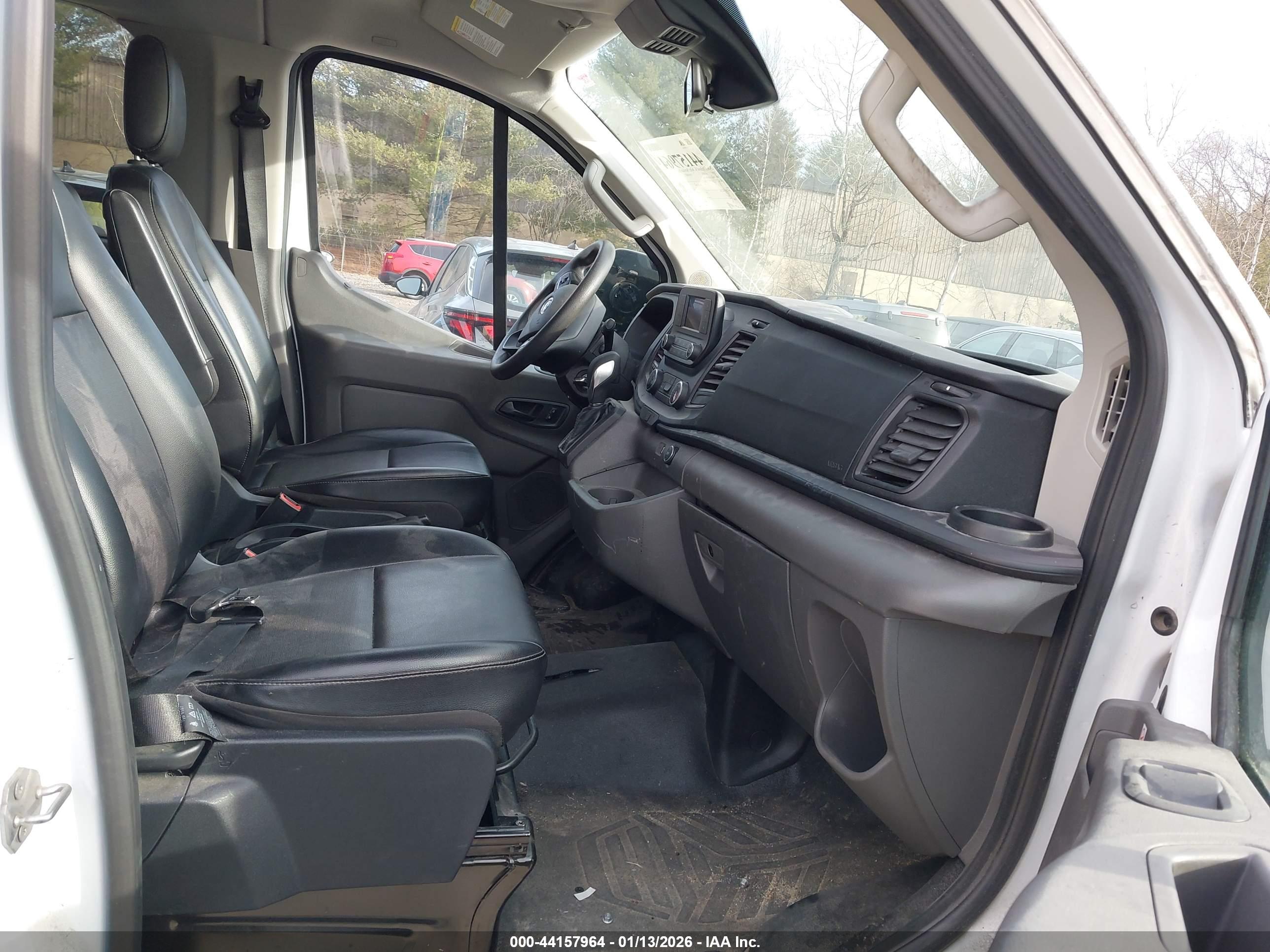 FORD TRANSIT-150 image 5