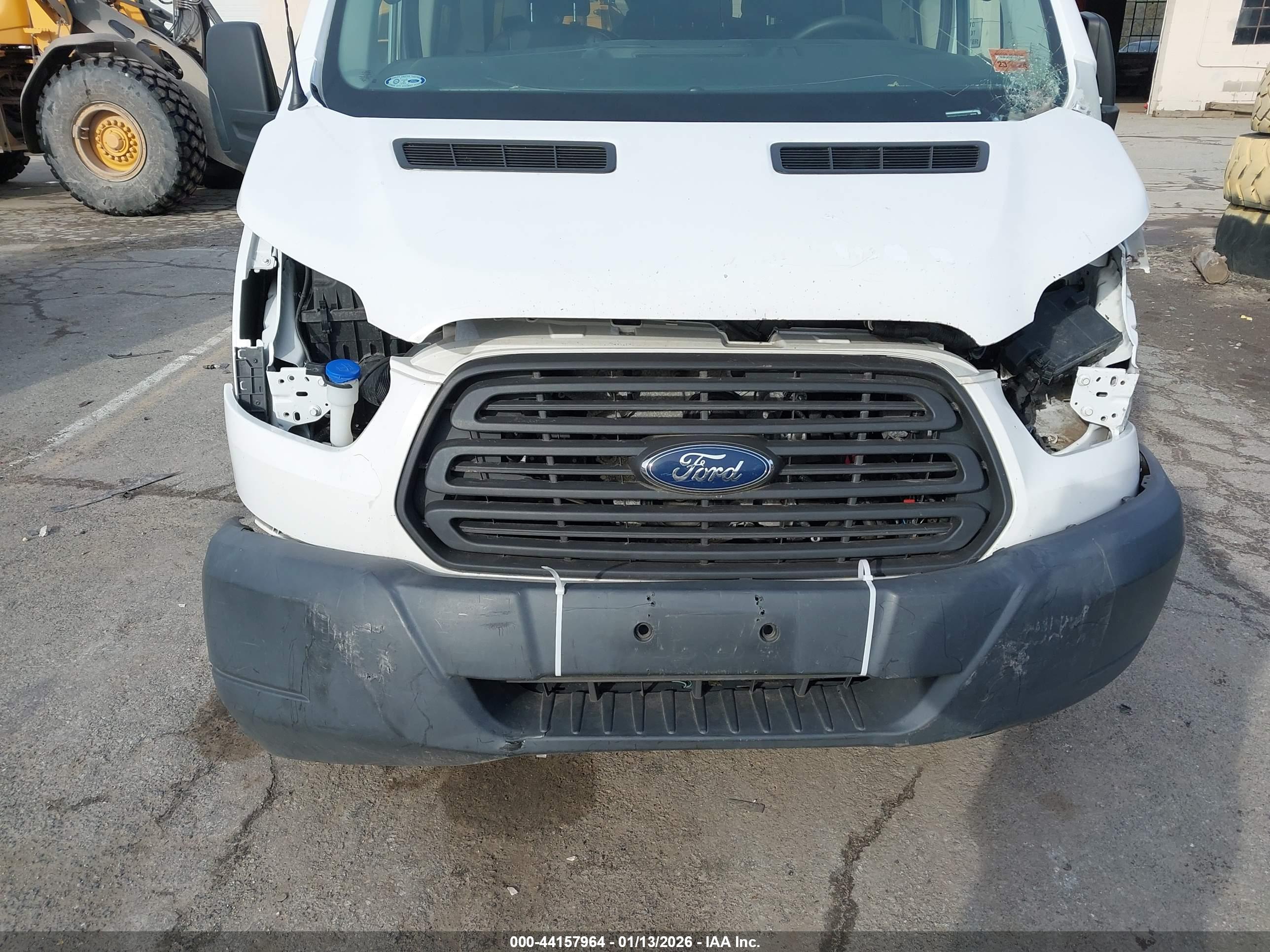 FORD TRANSIT-150 image 6