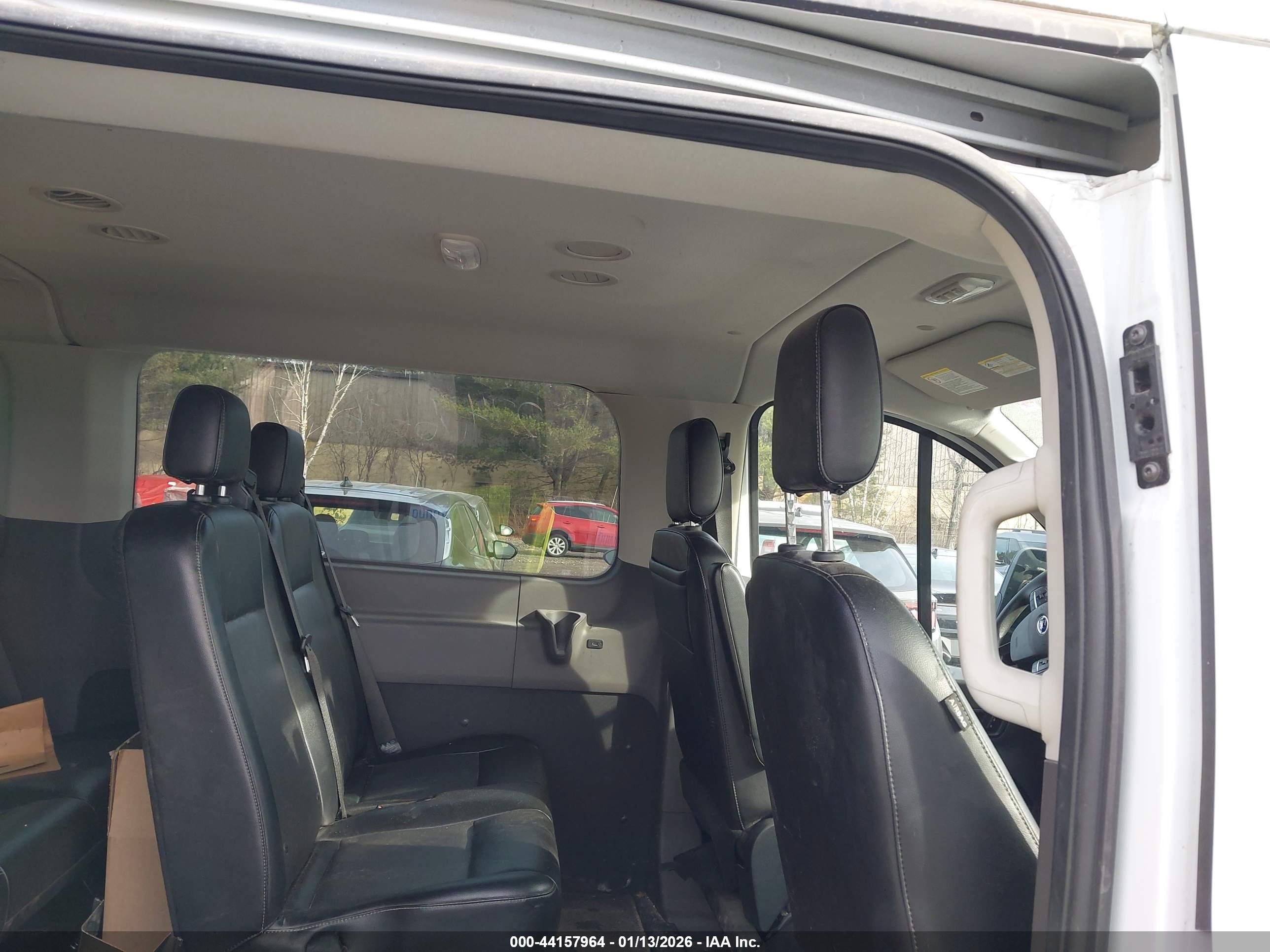 FORD TRANSIT-150 image 8