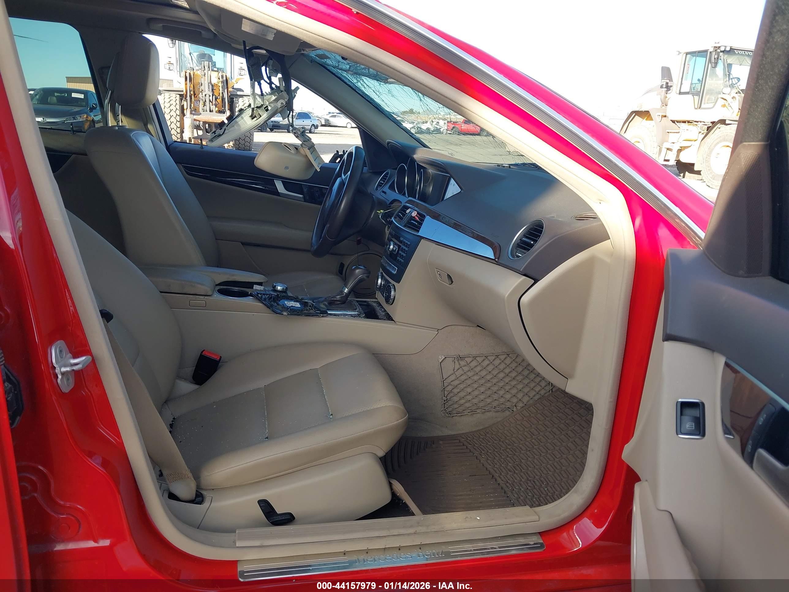 MERCEDES-BENZ C-CLASS image 5