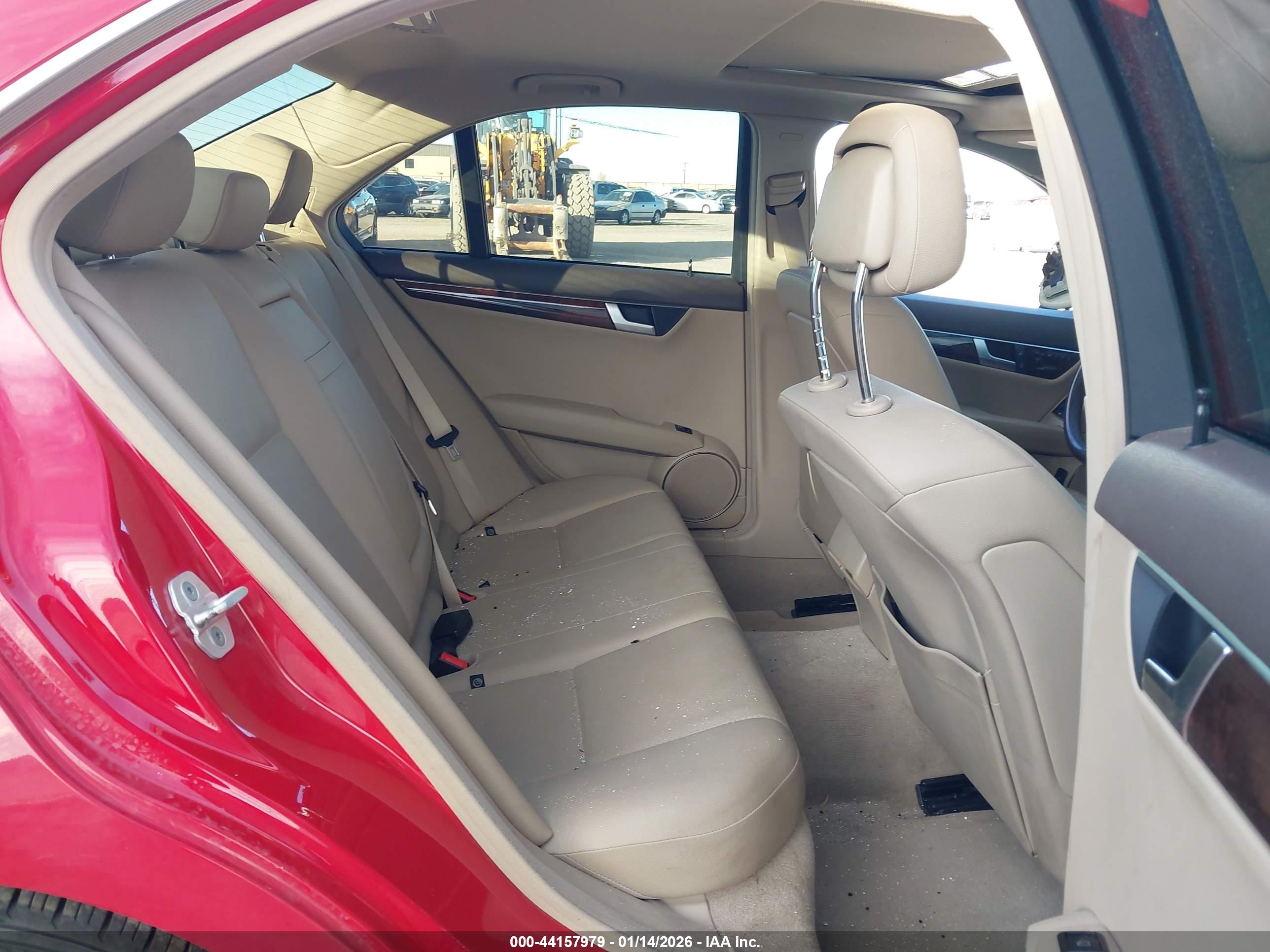 MERCEDES-BENZ C-CLASS image 8