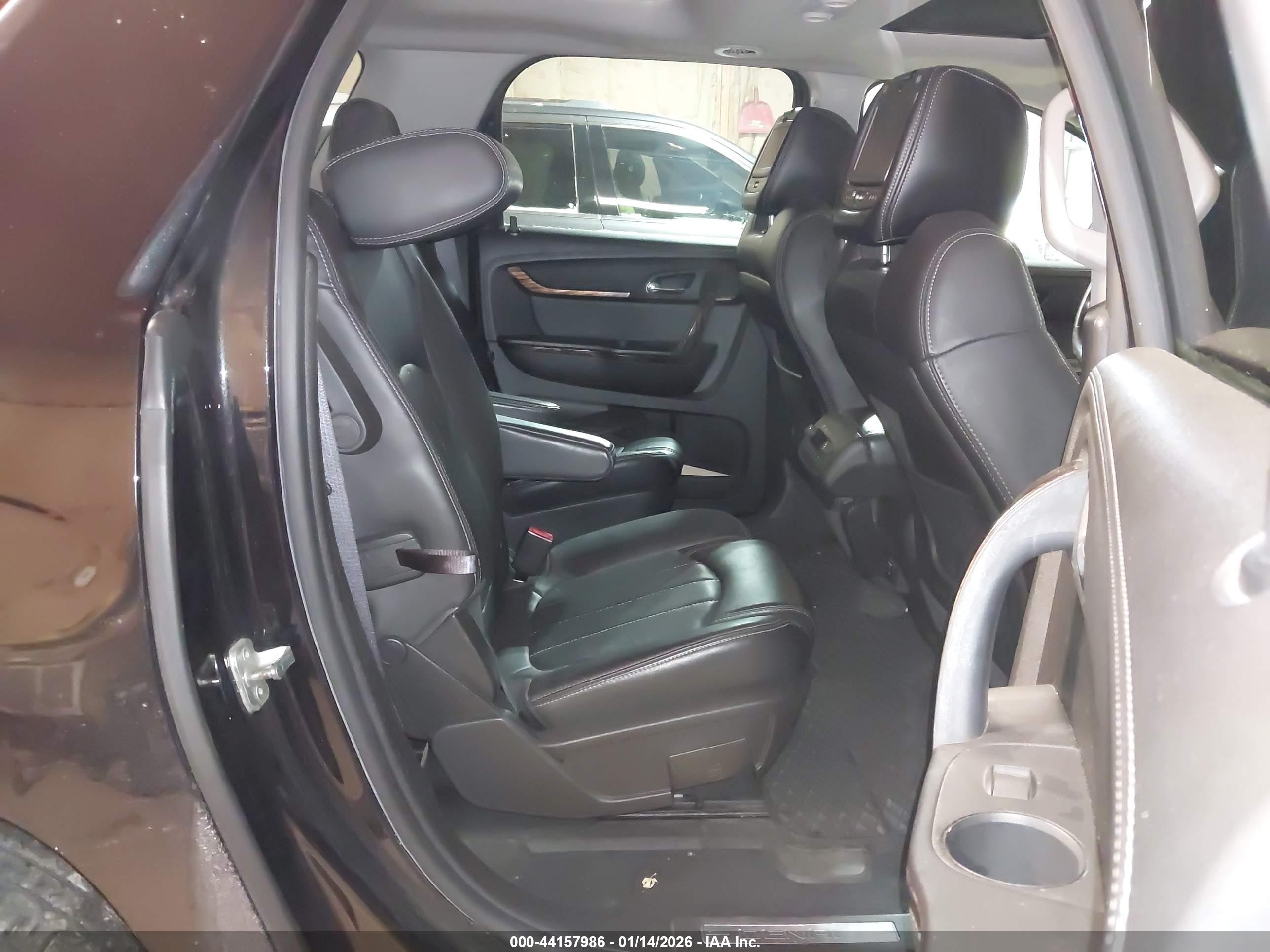 GMC ACADIA image 8
