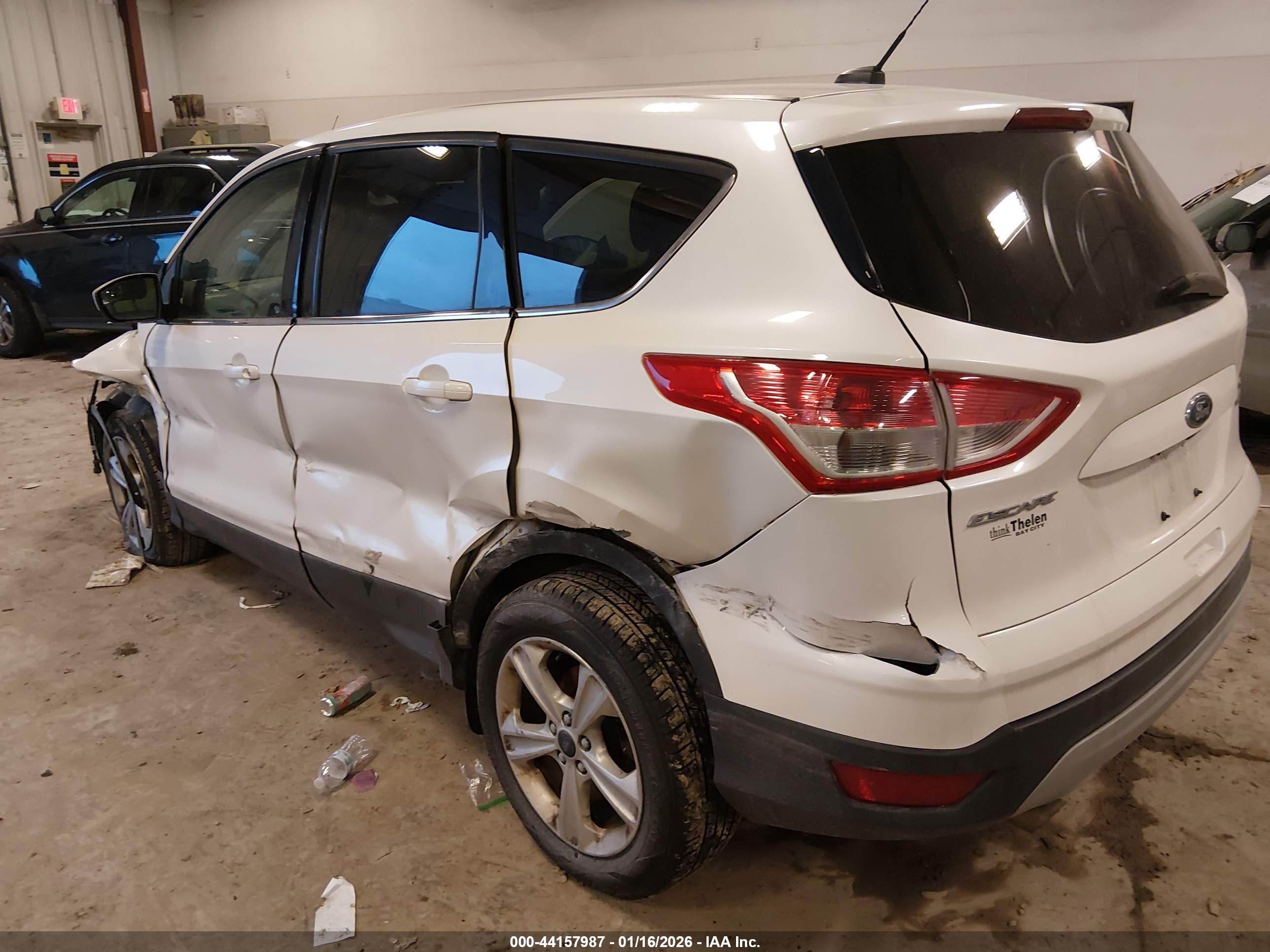 FORD ESCAPE image 3